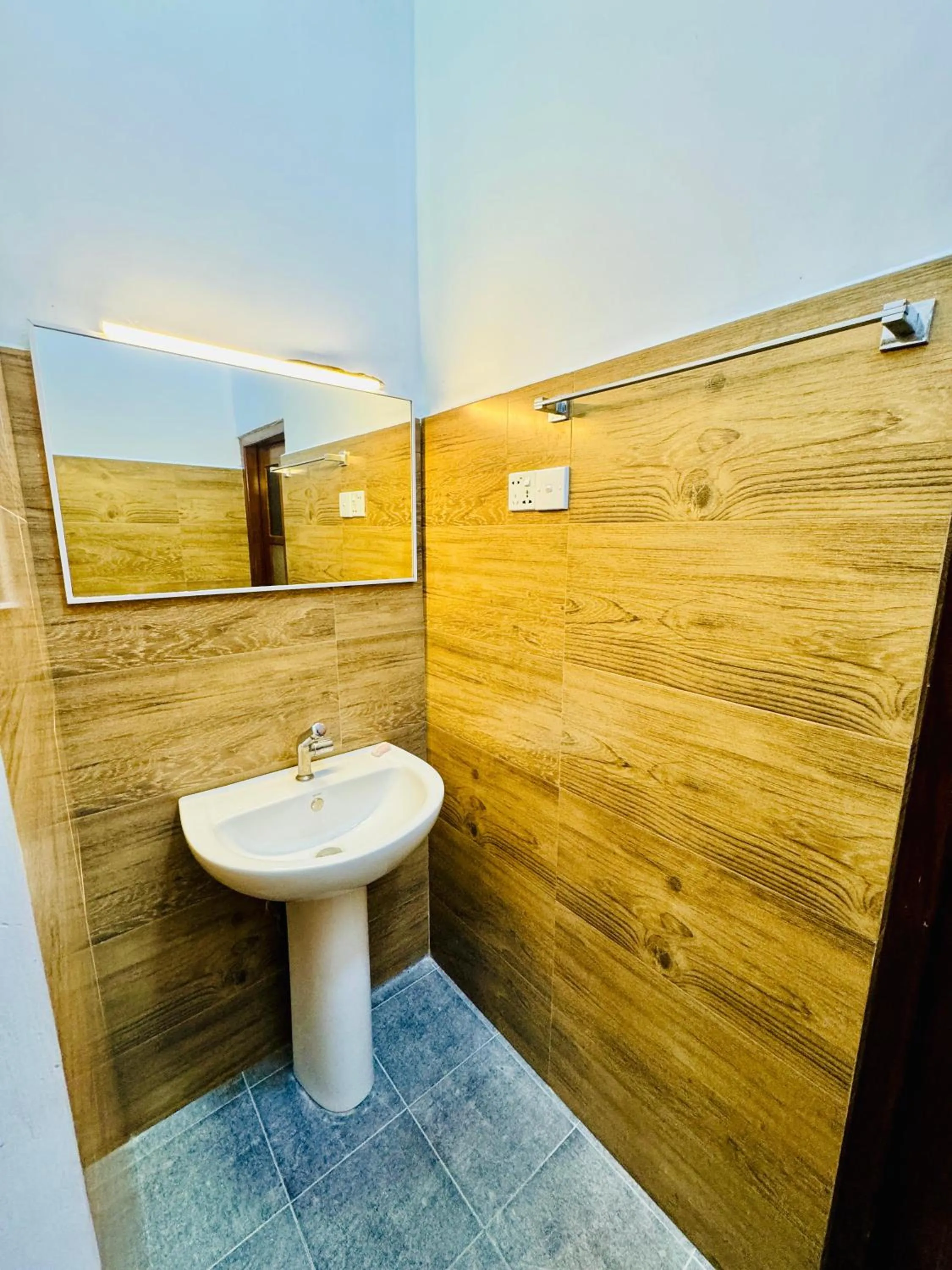 Bathroom in Lake View Cottage