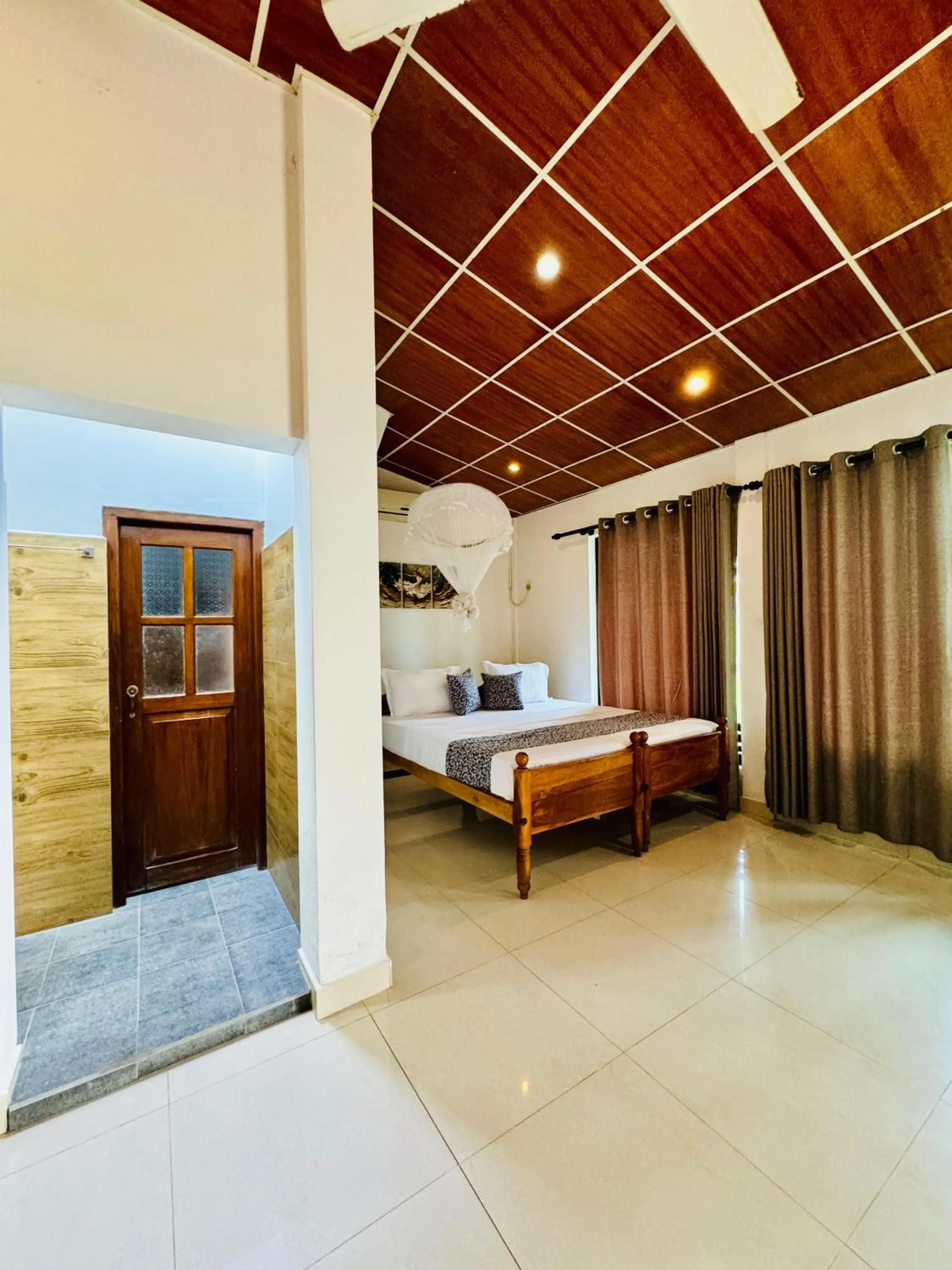 Bedroom, Bed in Lake View Cottage
