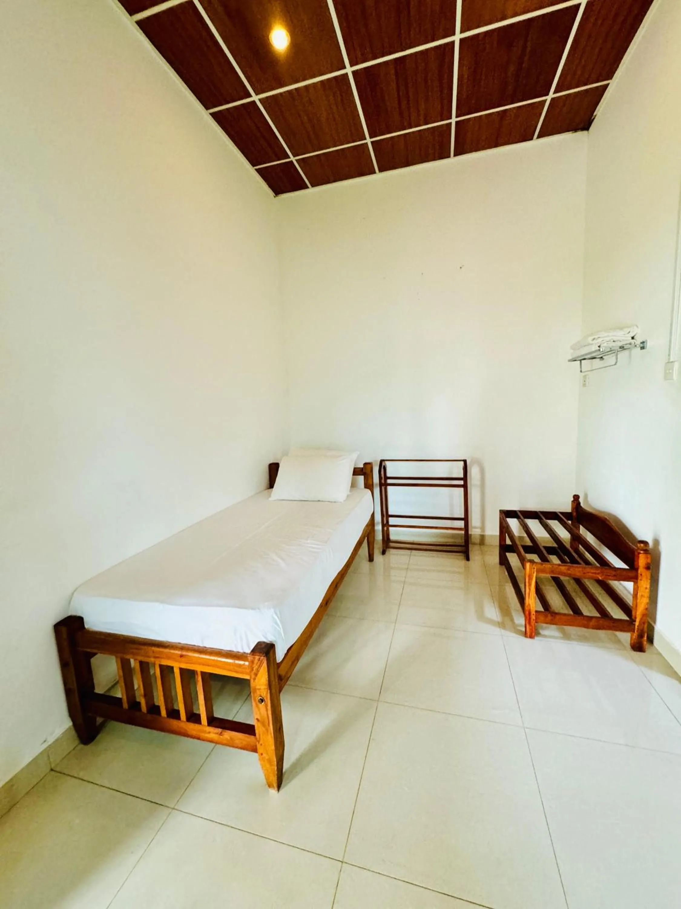 Bed in Lake View Cottage