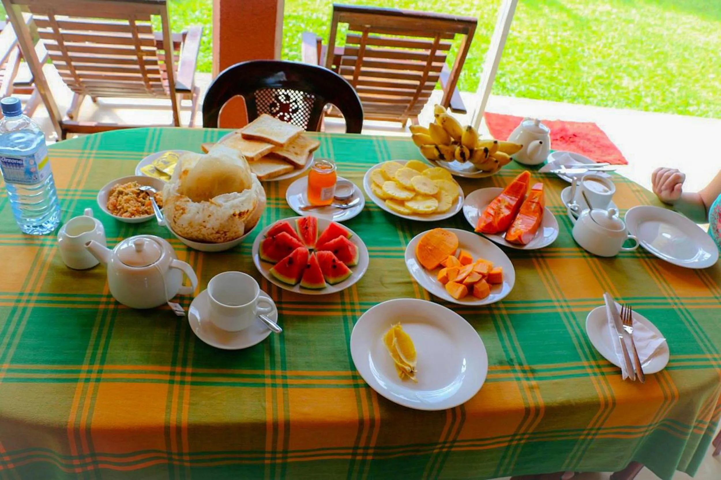 Breakfast in Lake View Cottage