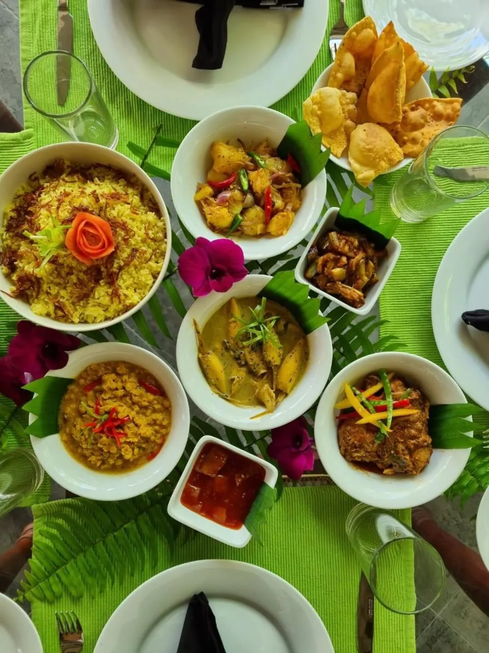 Restaurant/places to eat in Villa Birdlake