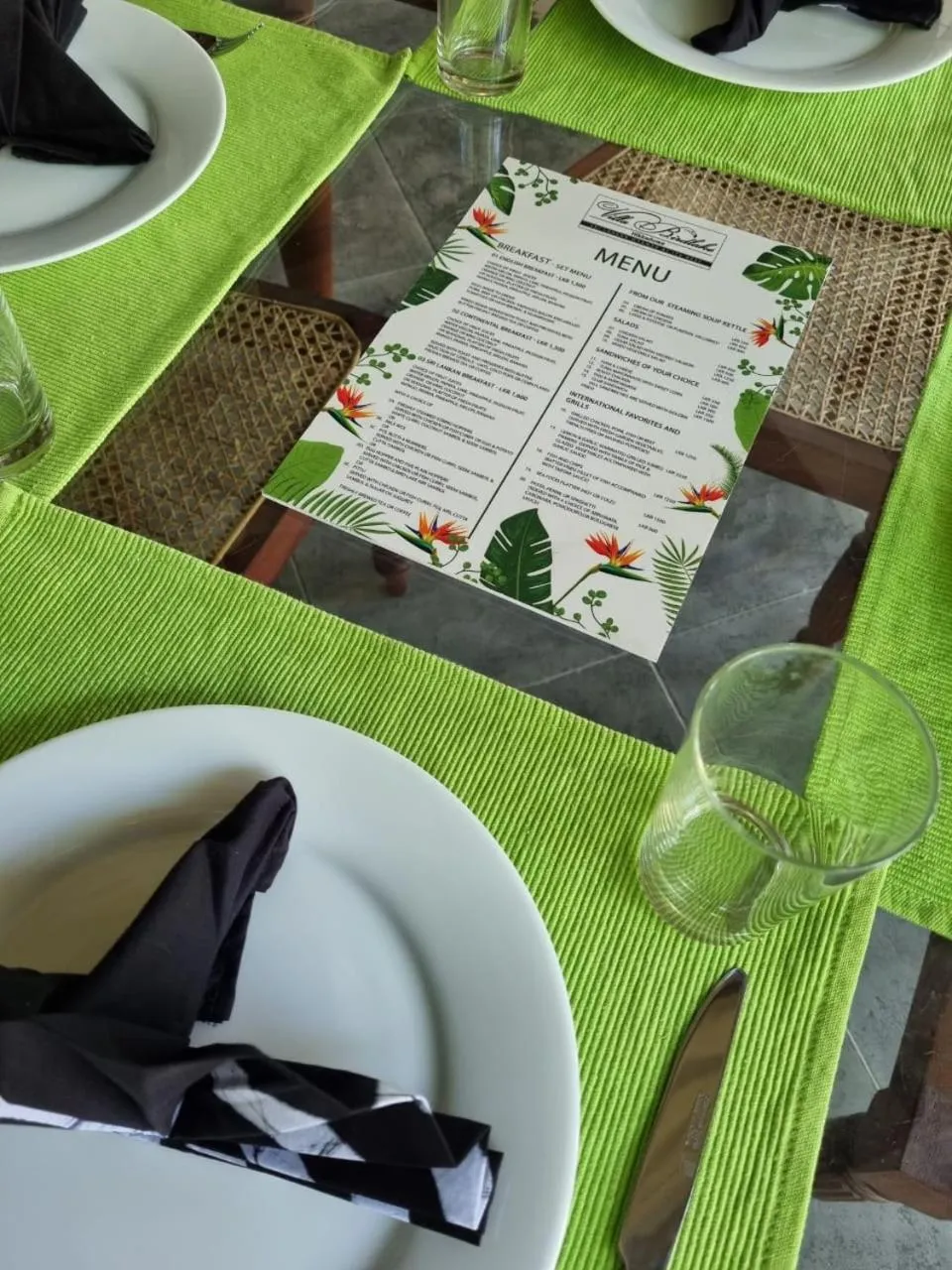 Restaurant/places to eat in Villa Birdlake