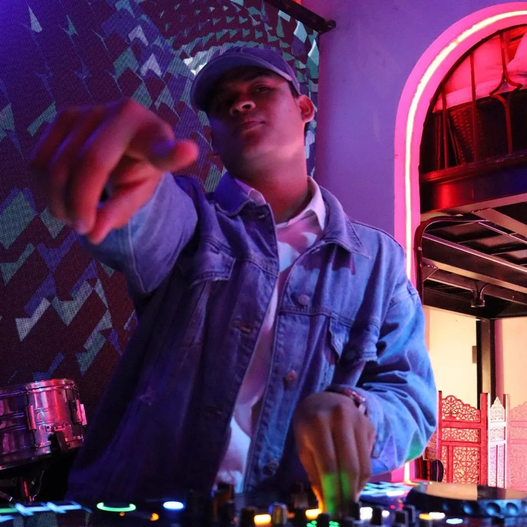 Nightclub / DJ in Hot Chipilin