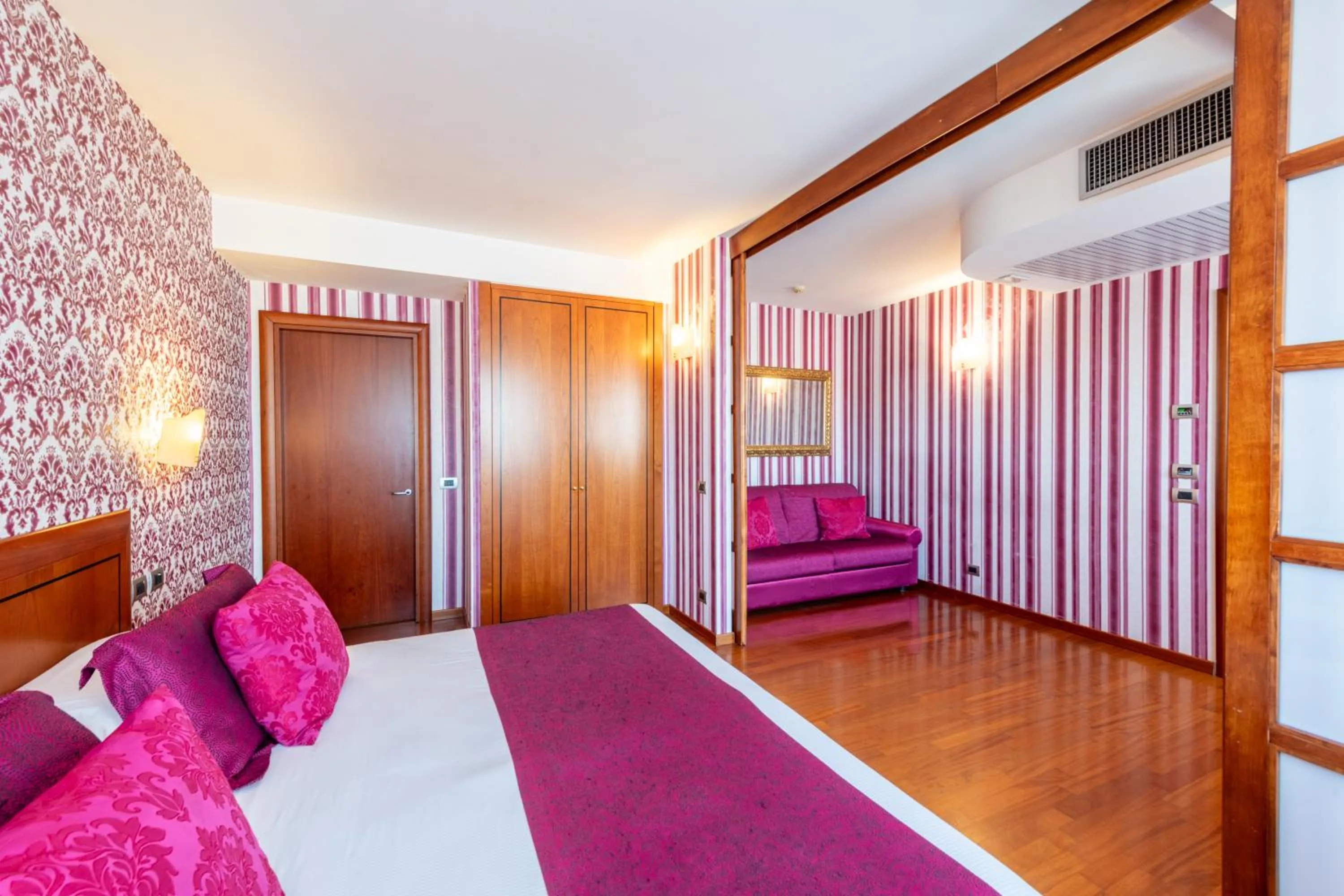 Bedroom, Bed in Hotel Palace Verona