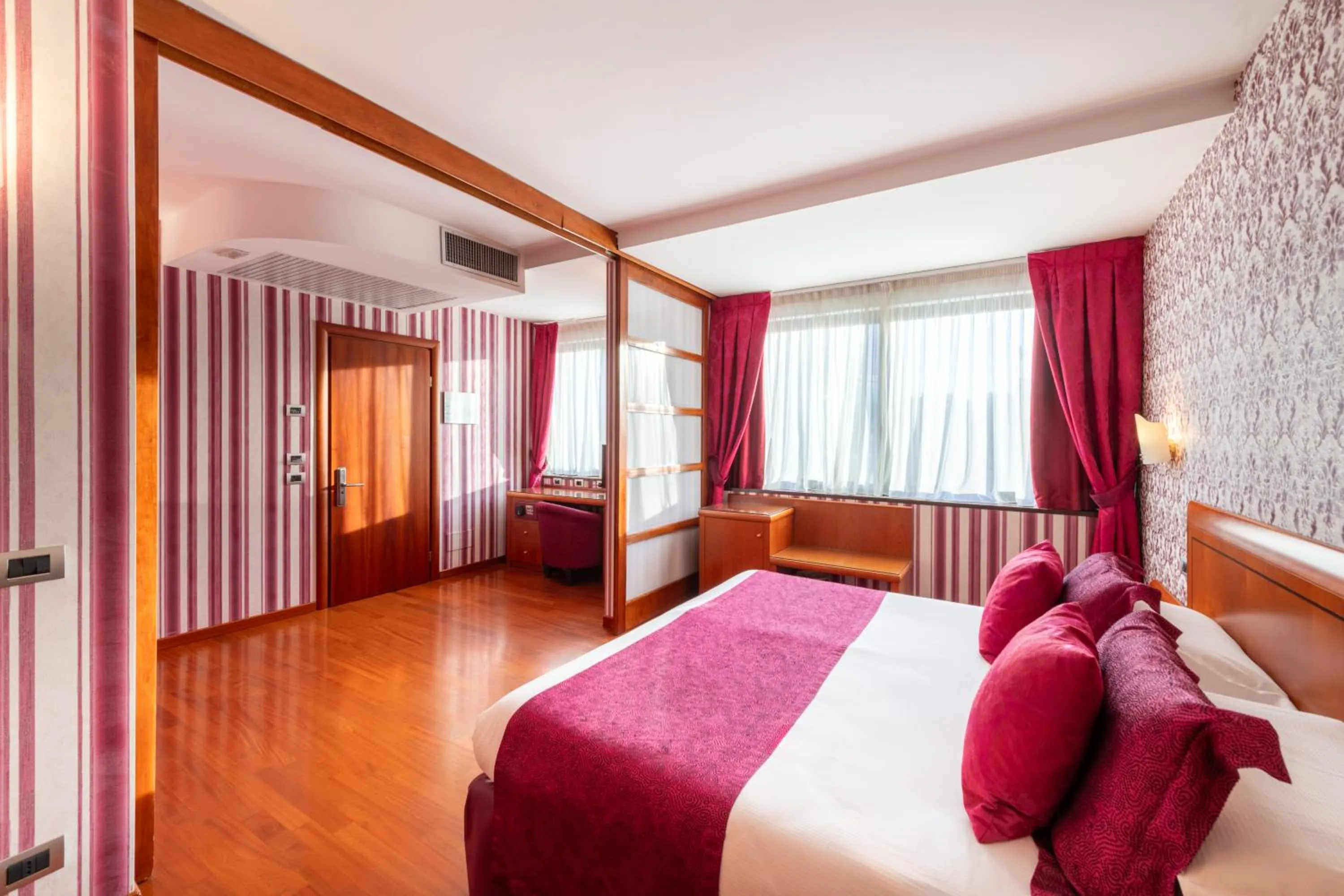 Bedroom, Bed in Hotel Palace Verona