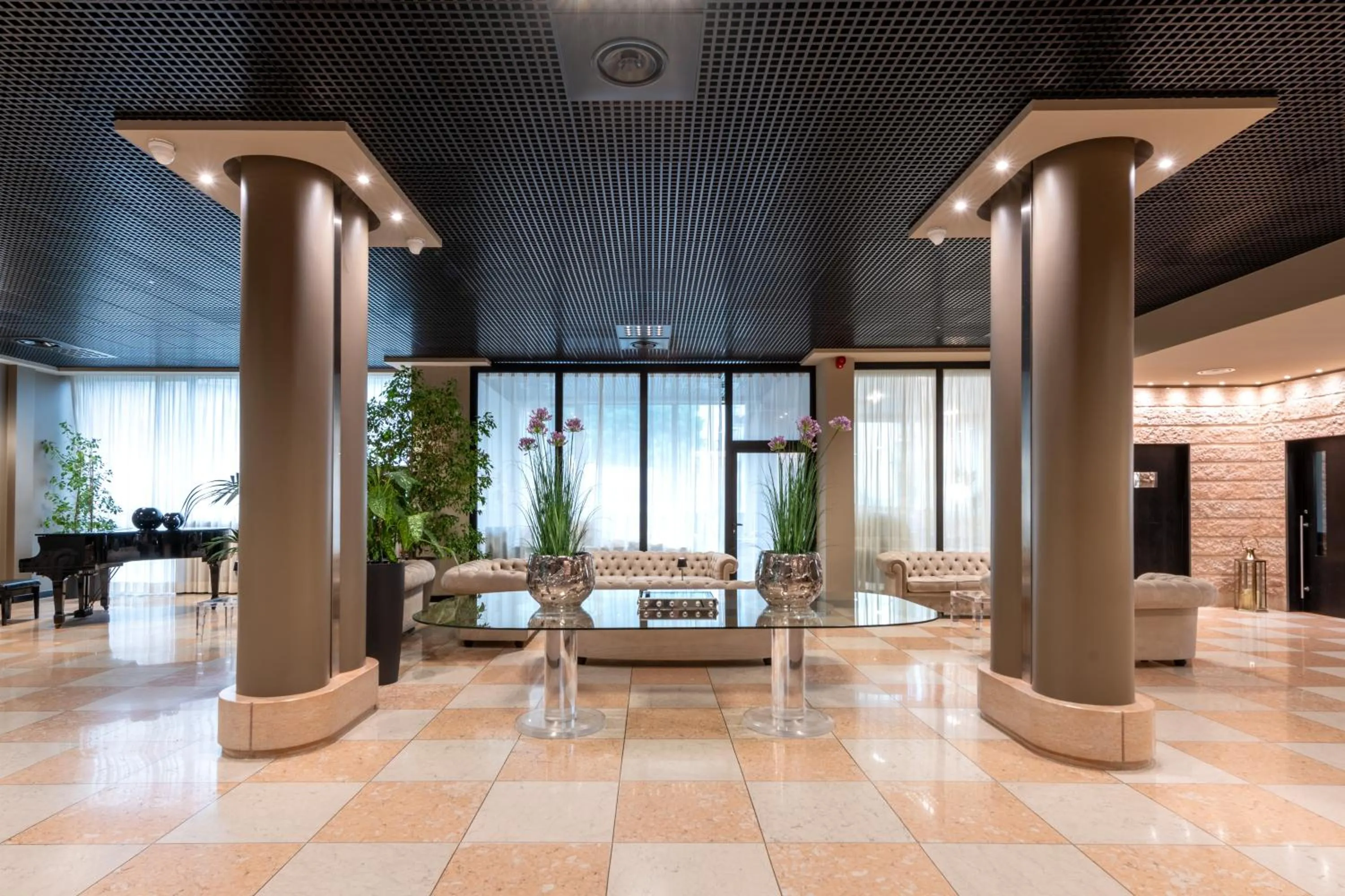 Communal lounge/ TV room in Hotel Palace Verona