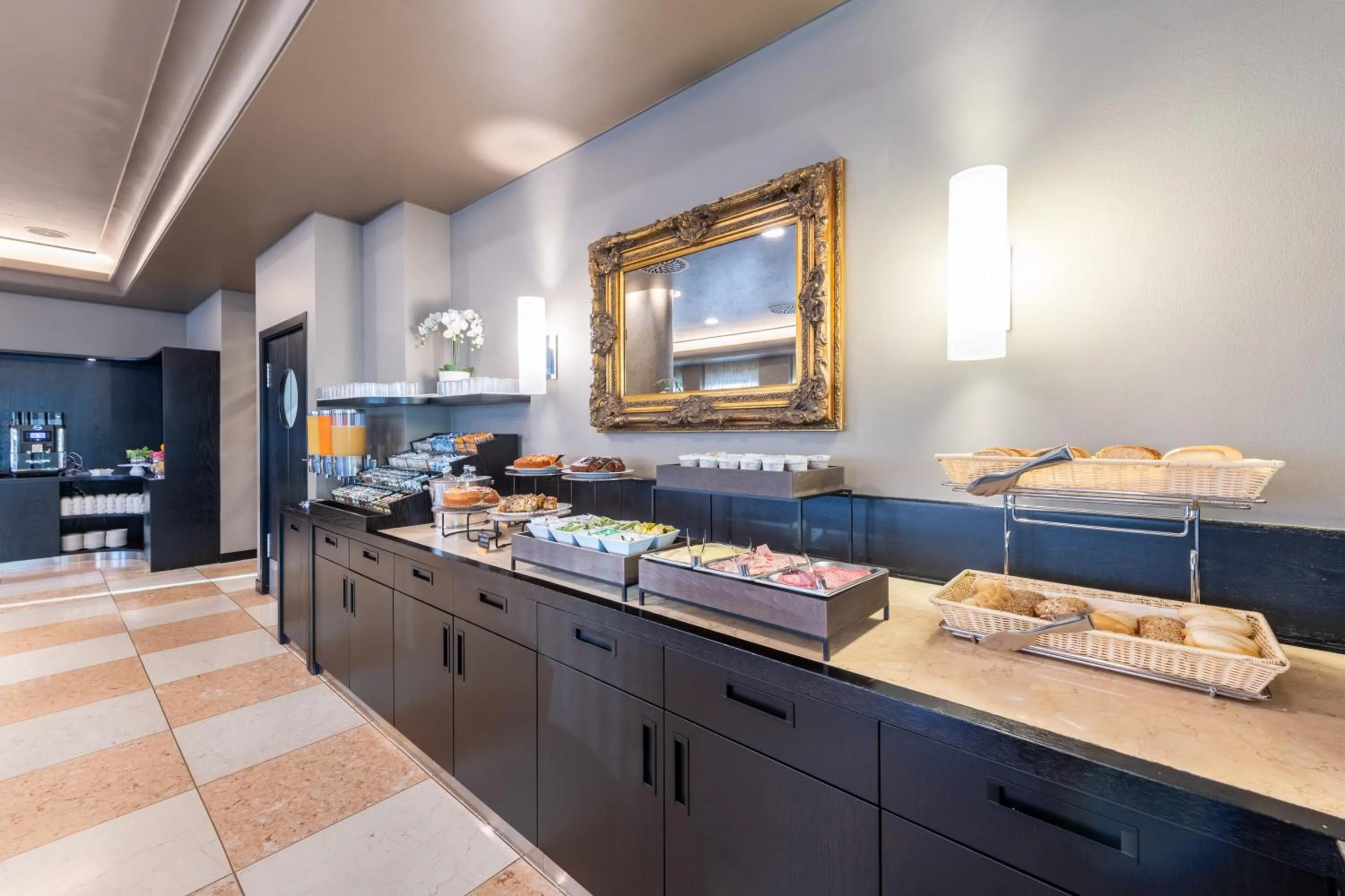 Breakfast in Hotel Palace Verona