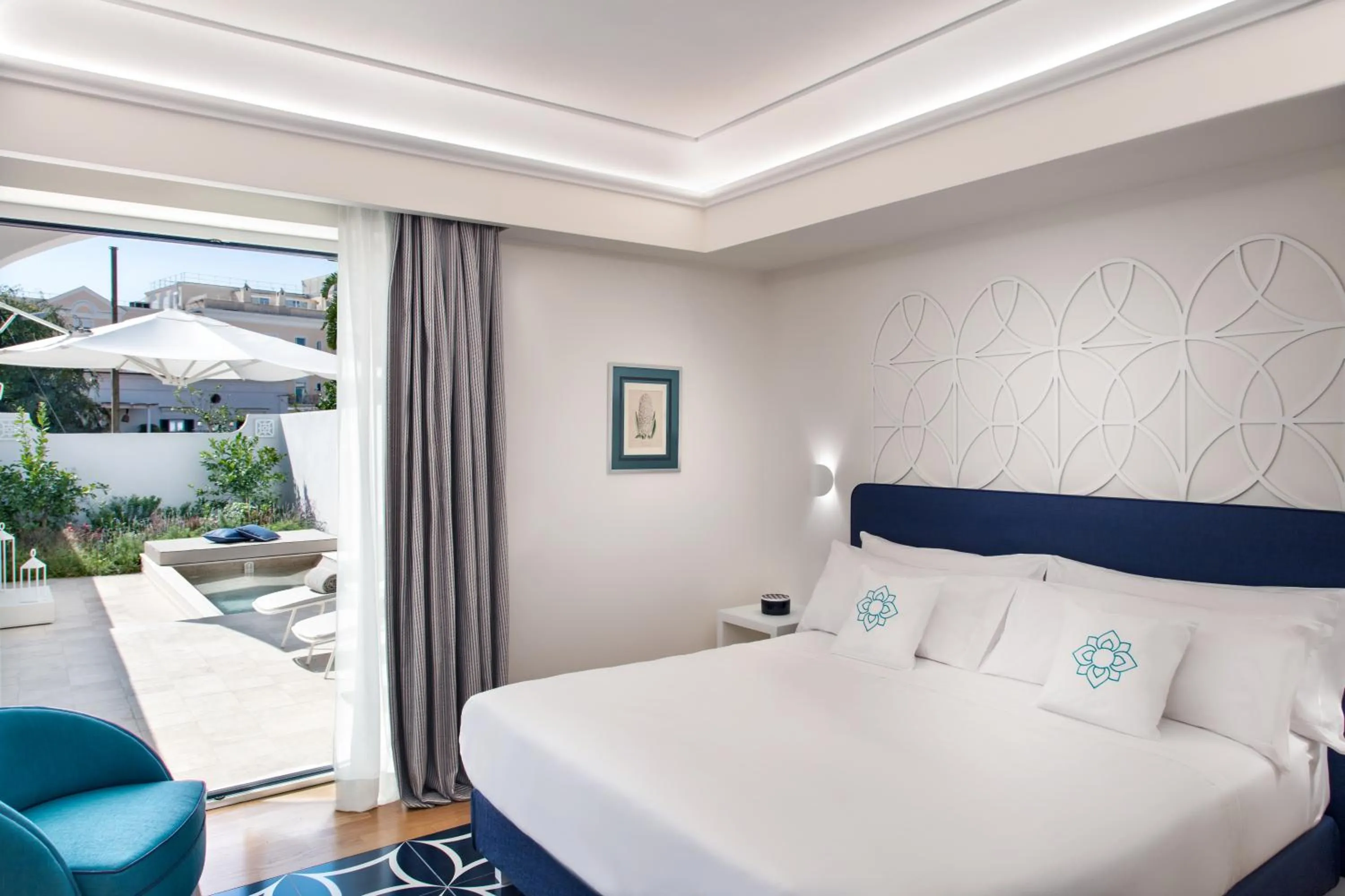 Photo of the whole room, Bed in Pazziella, a Luxury Collection Hotel, Capri