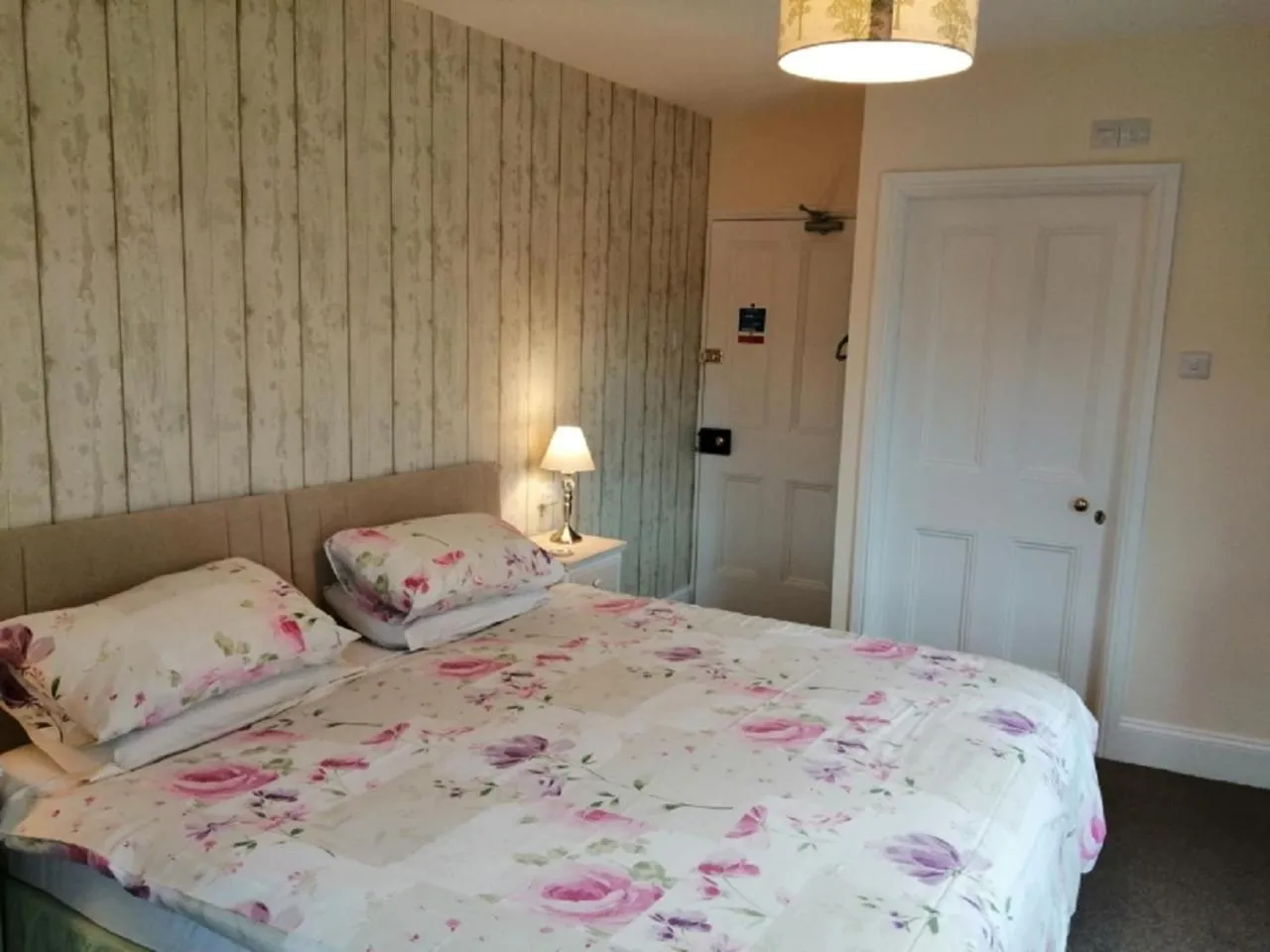 Bedroom, Bed in Lion Hotel