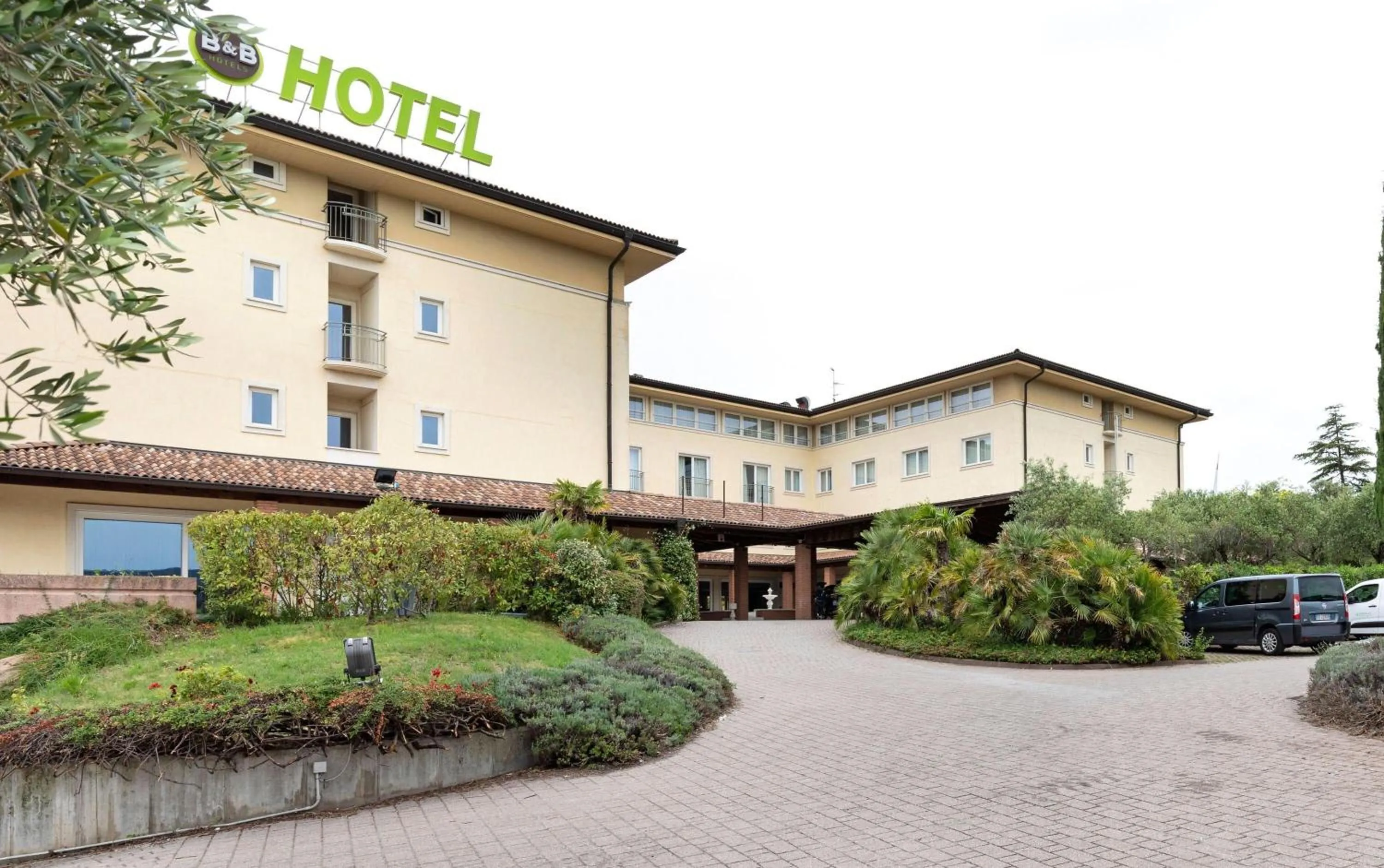 Property building in B&B Hotel Affi - Lago di Garda