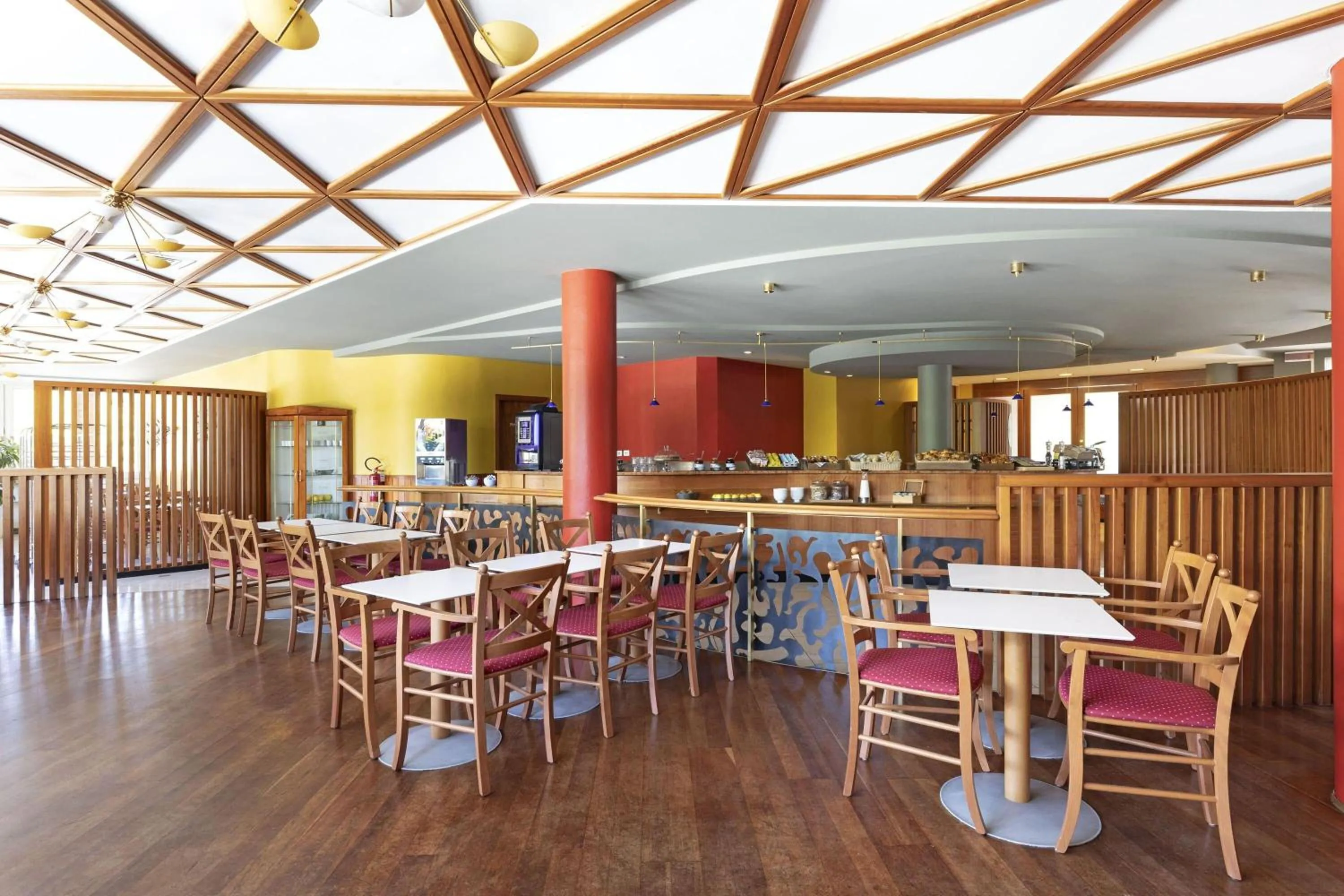 Lounge or bar in B&B Hotel Affi - Lago di Garda