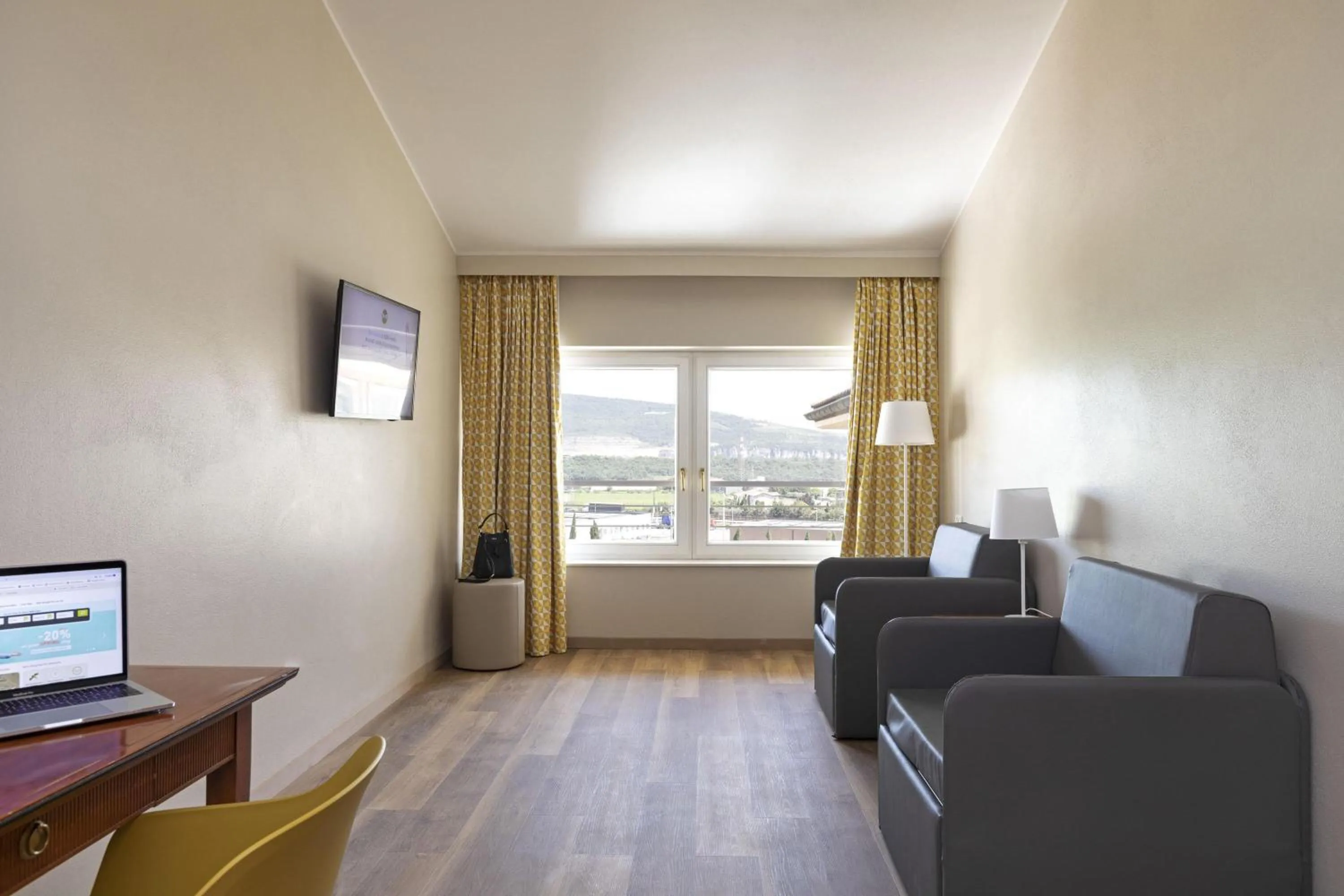 Photo of the whole room in B&B Hotel Affi - Lago di Garda