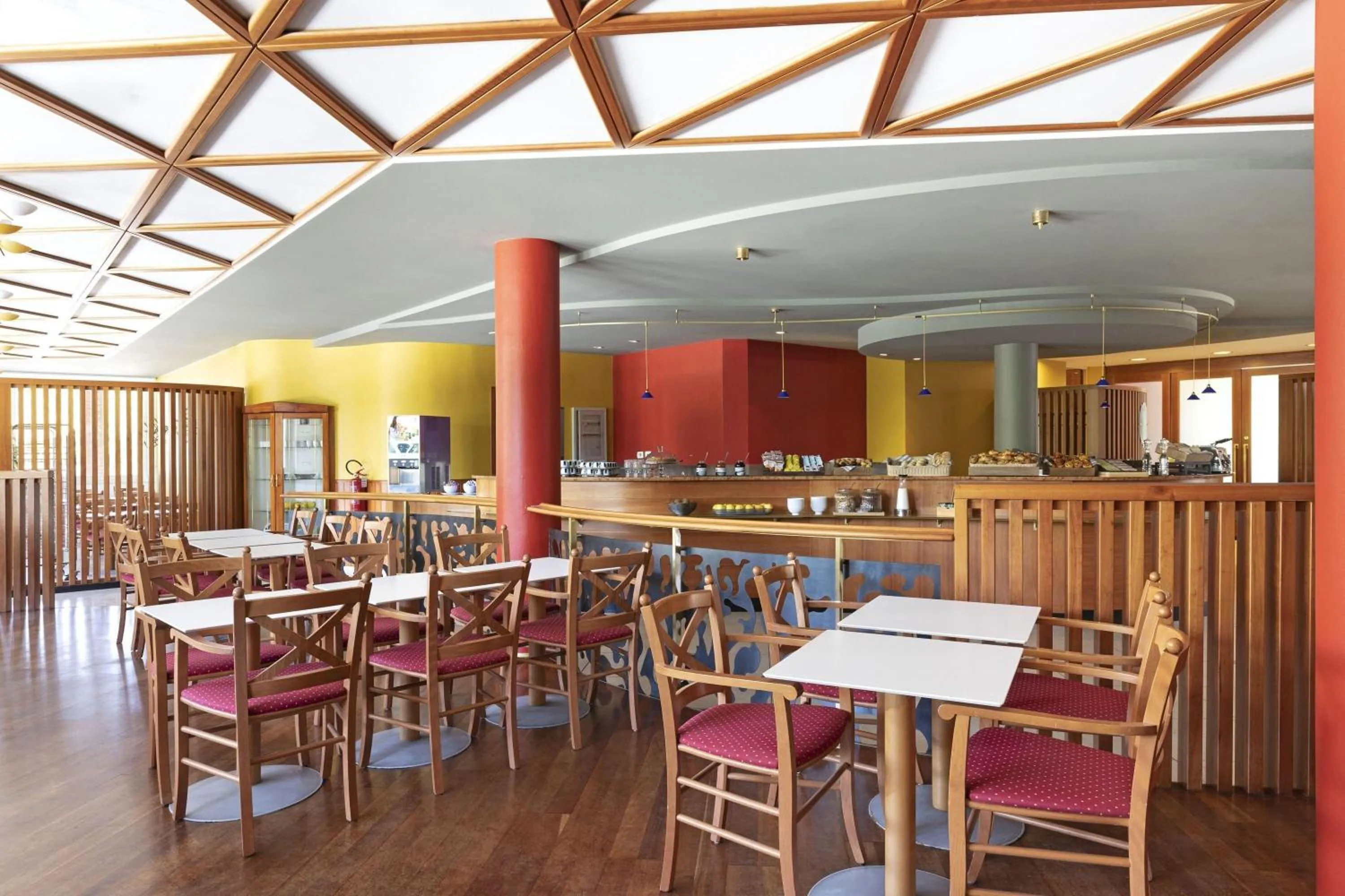 Lounge or bar in B&B Hotel Affi - Lago di Garda