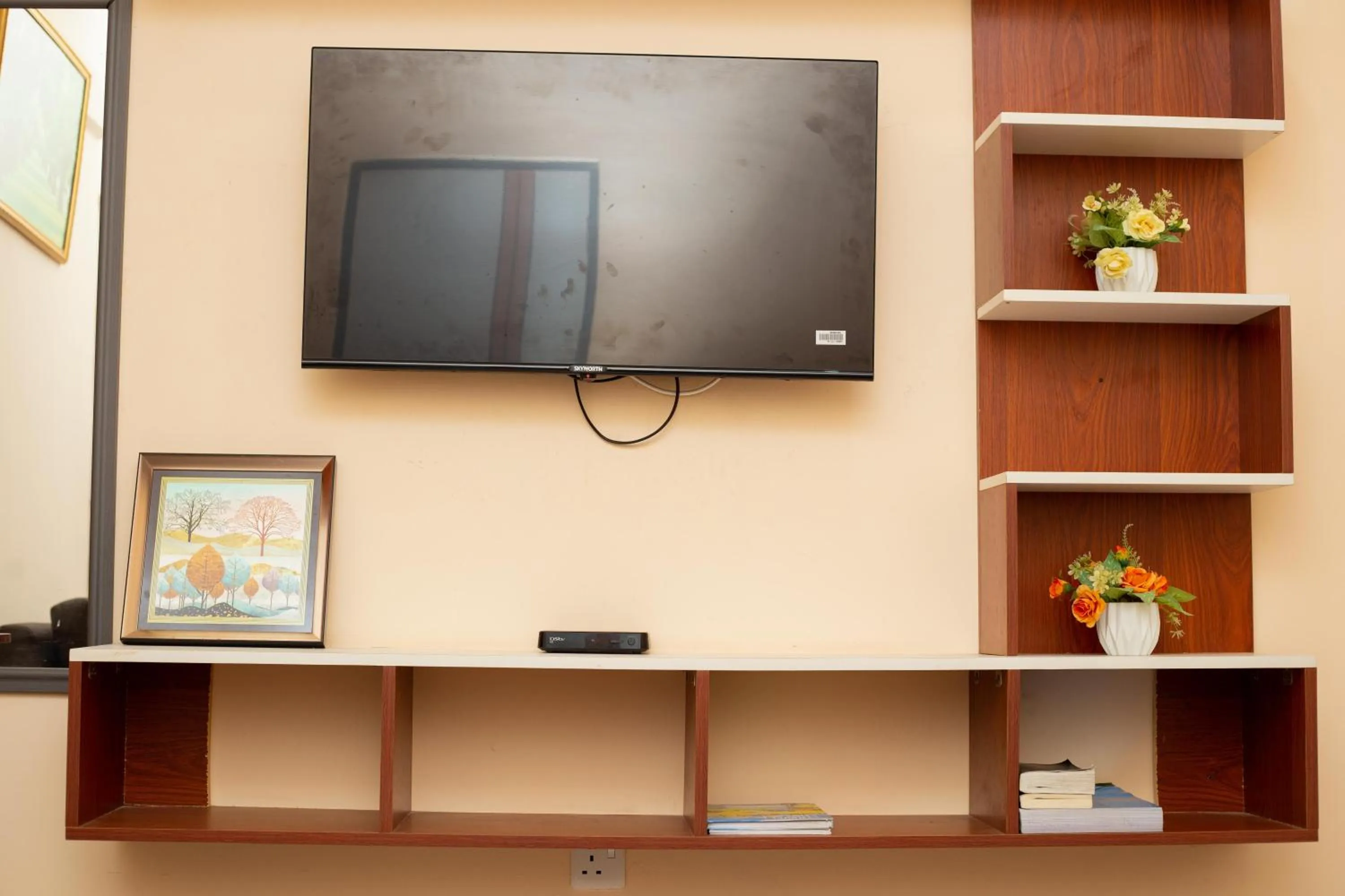 Communal lounge/ TV room in High Level Apartment