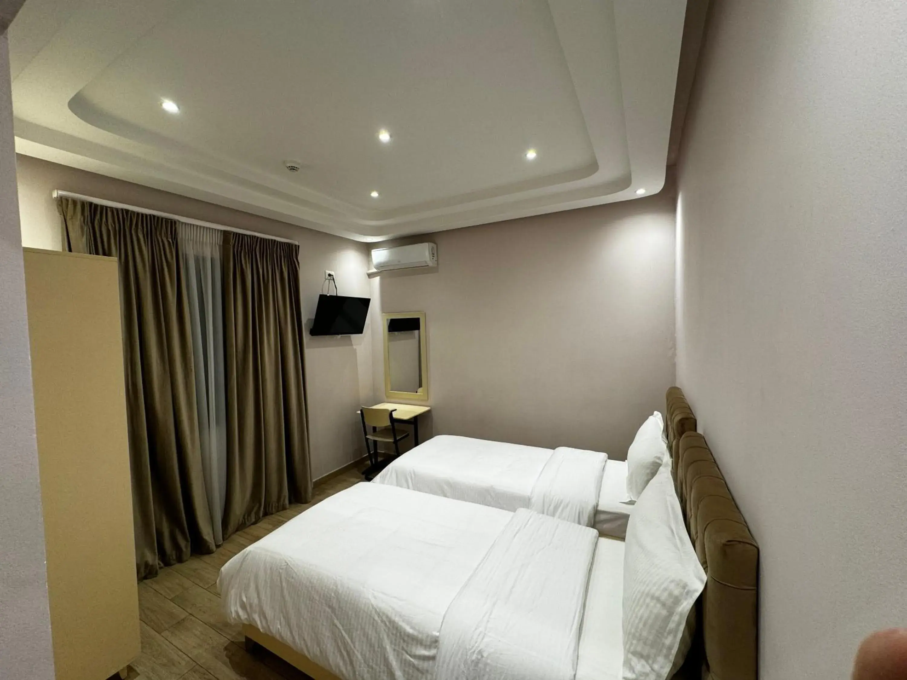 Deluxe Twin Room in SR99 Hotel Deluxe Twin Room in SR99 Hotel