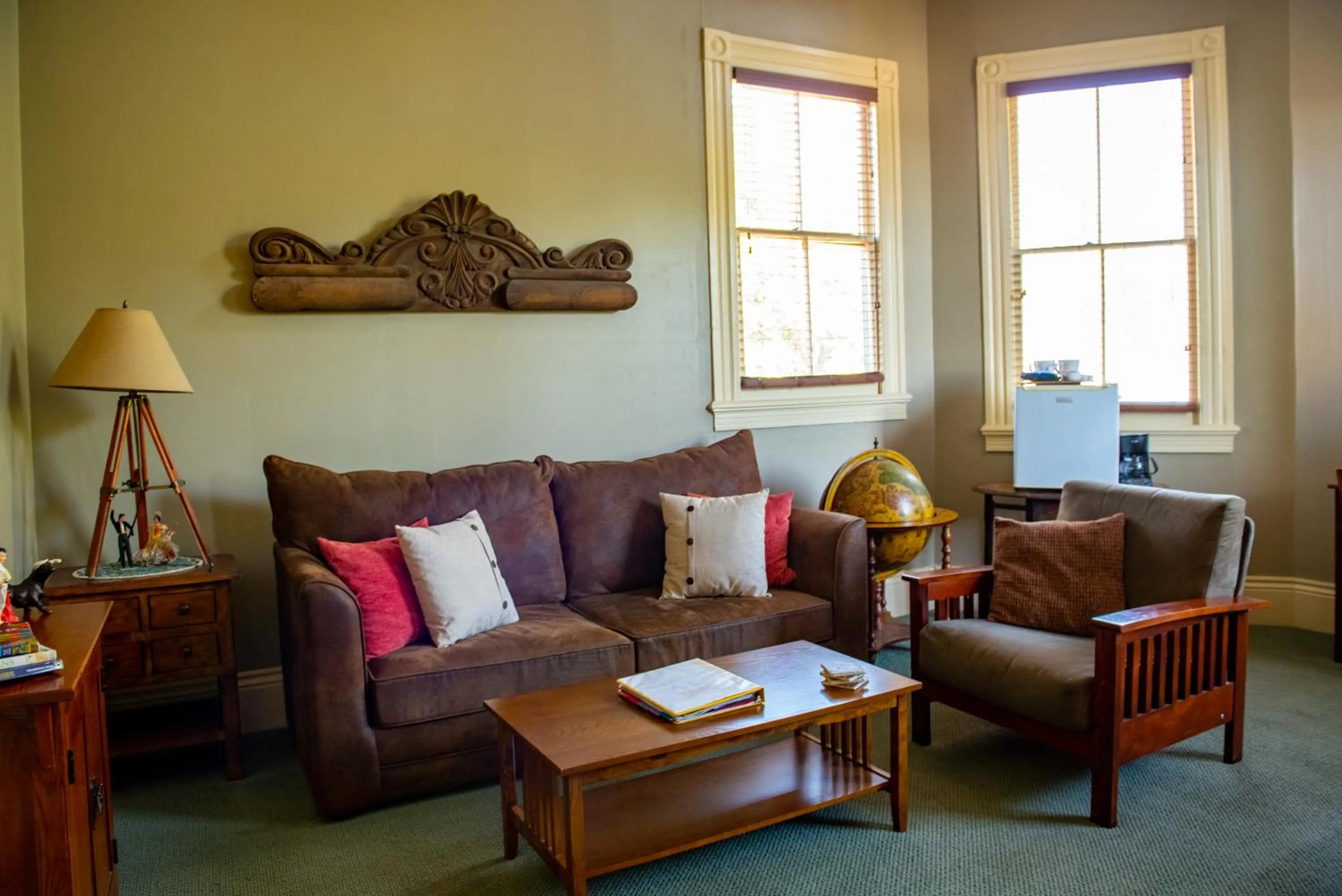 Living room in The Lookout Inn