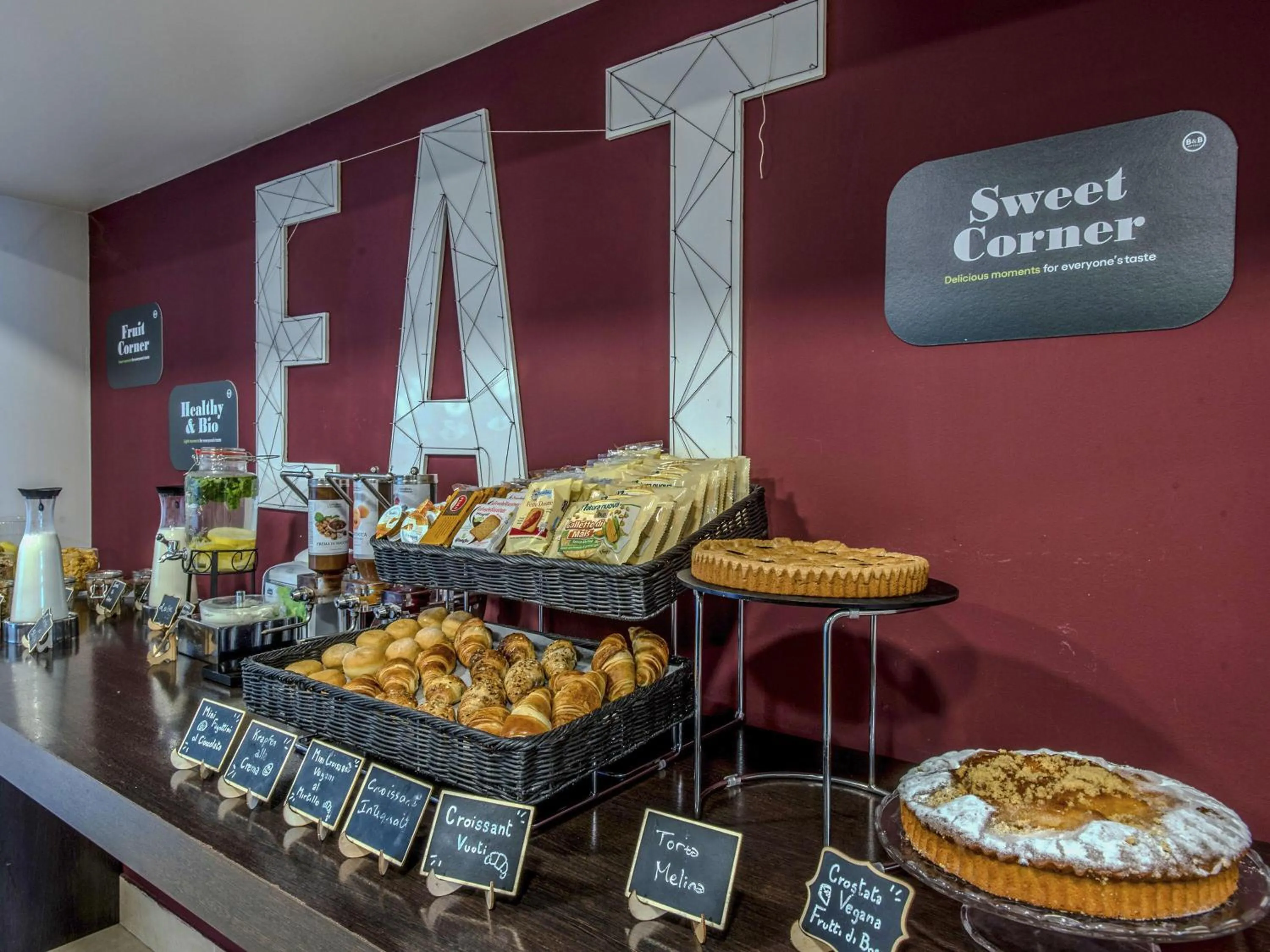 Restaurant/places to eat in B&B Hotel Firenze Novoli