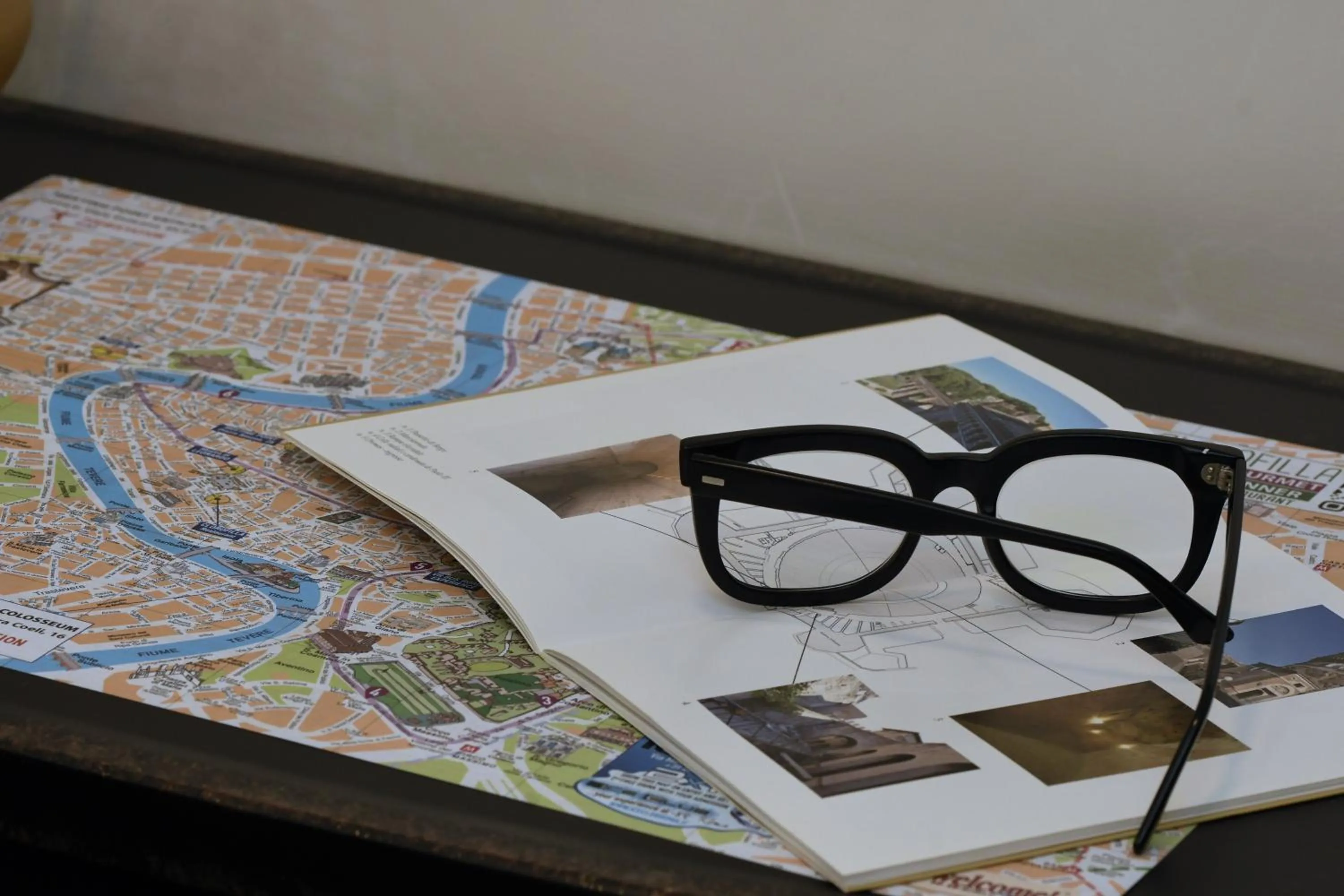 Seating area in Dulcis In Pantheon