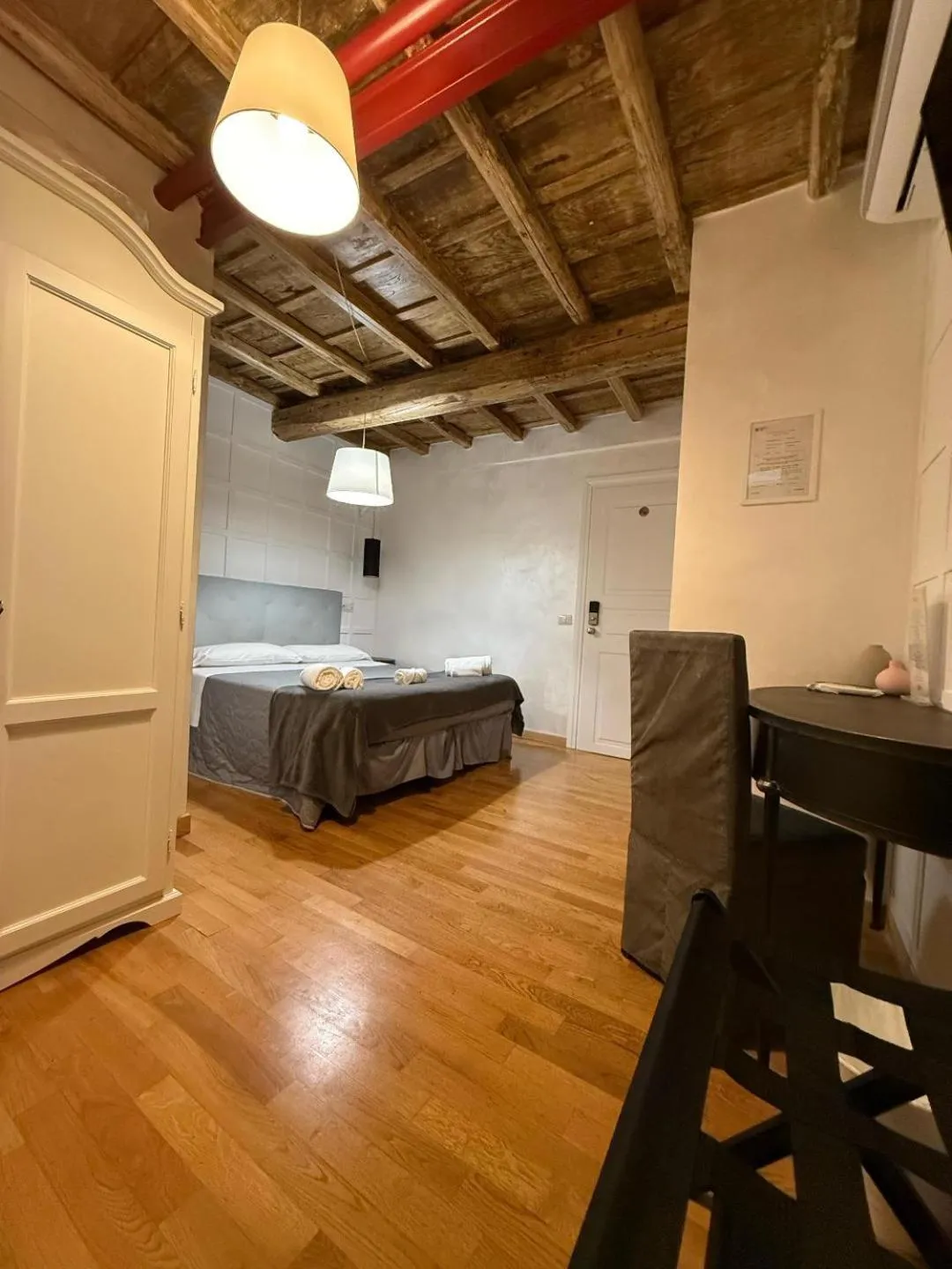 Photo of the whole room, Bed in Dulcis In Pantheon