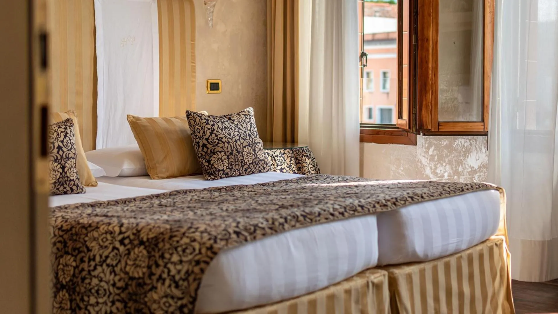 Bed in Hotel Principe