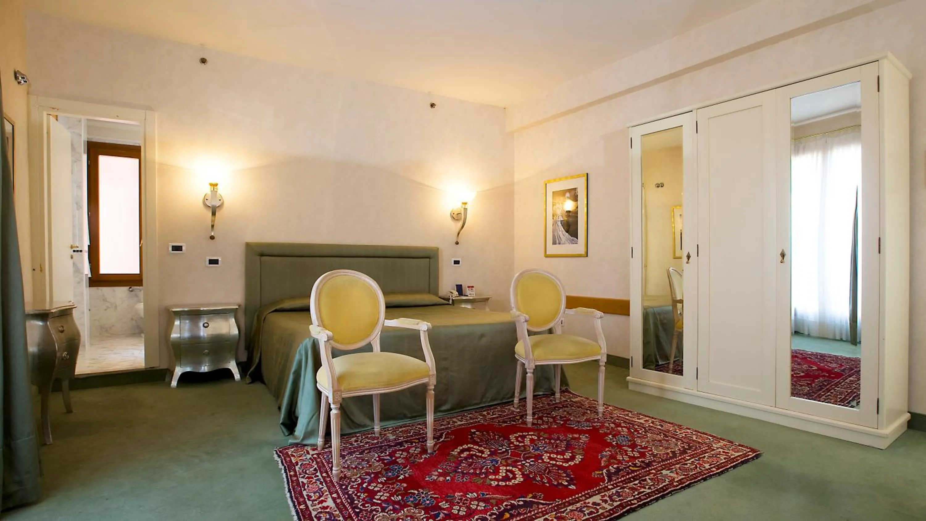 Photo of the whole room in Hotel Principe