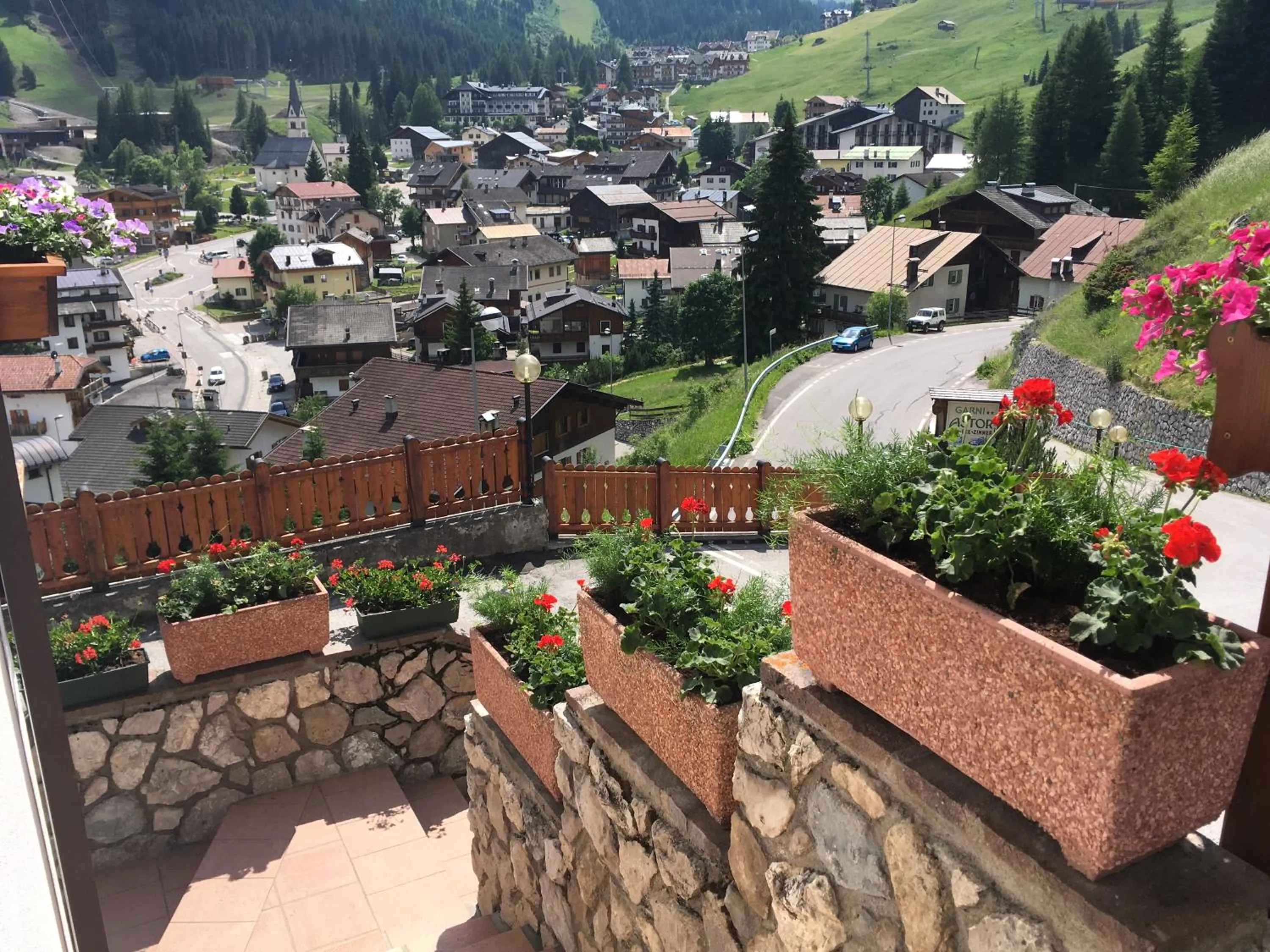 Facade/entrance in Garnì Astor