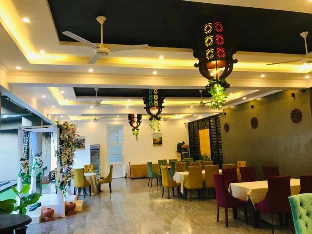 Restaurant/places to eat in Polhena Grand Resort & Banquet