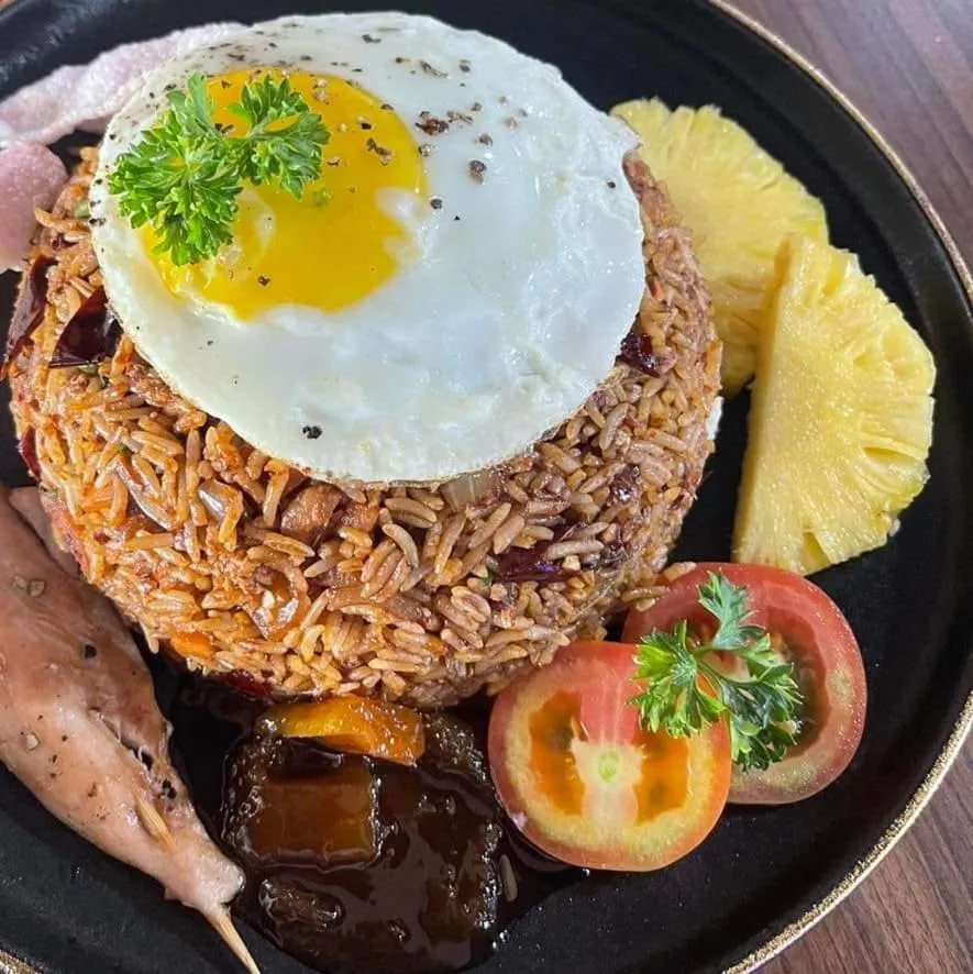 Restaurant/places to eat in Polhena Grand Resort & Banquet