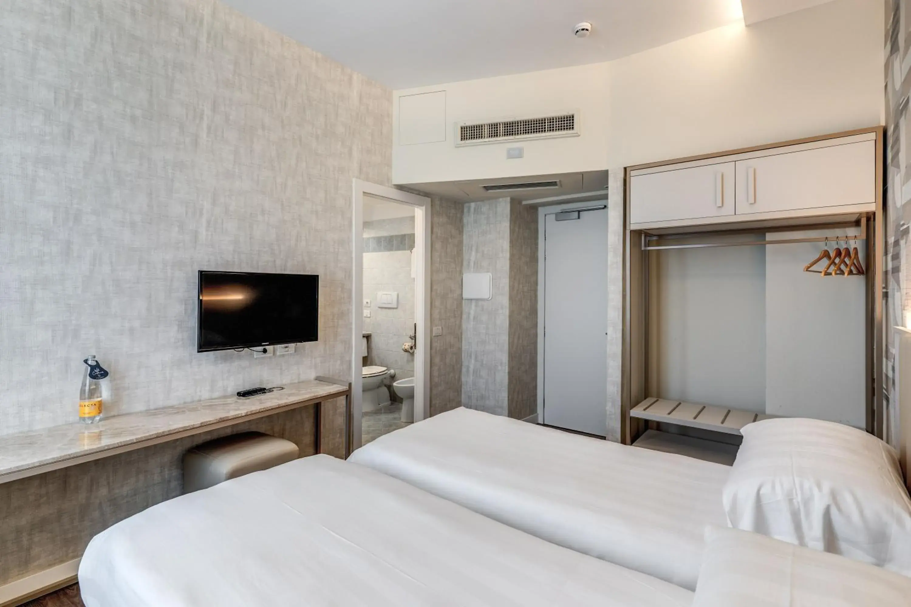 Standard Double or Twin Room in Hotel Isola Sacra Rome Airport Standard Double or Twin Room in Hotel Isola Sacra Rome Airport