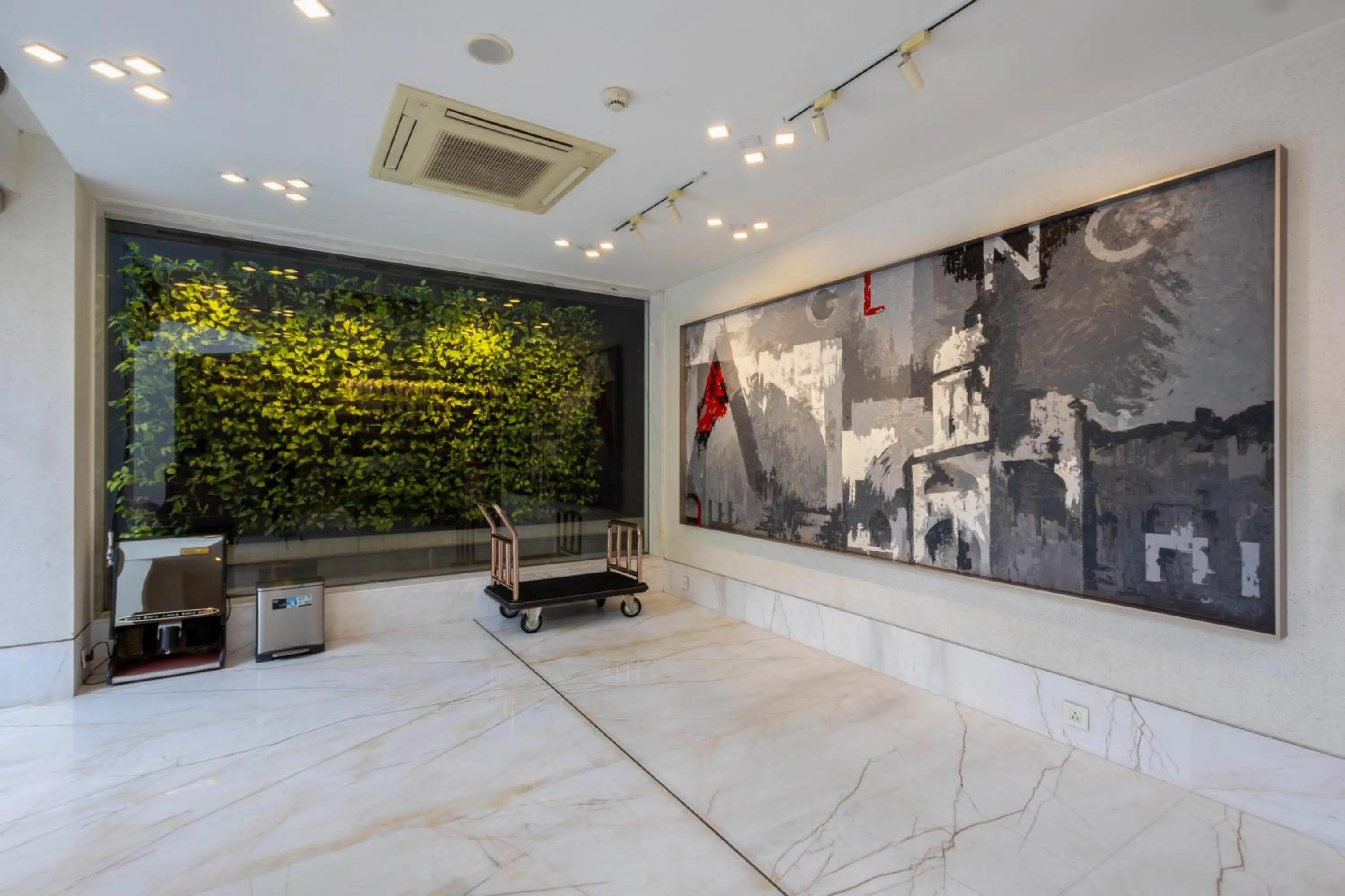 Decorative detail in De Glance Hotel, Near Surat Railway Station