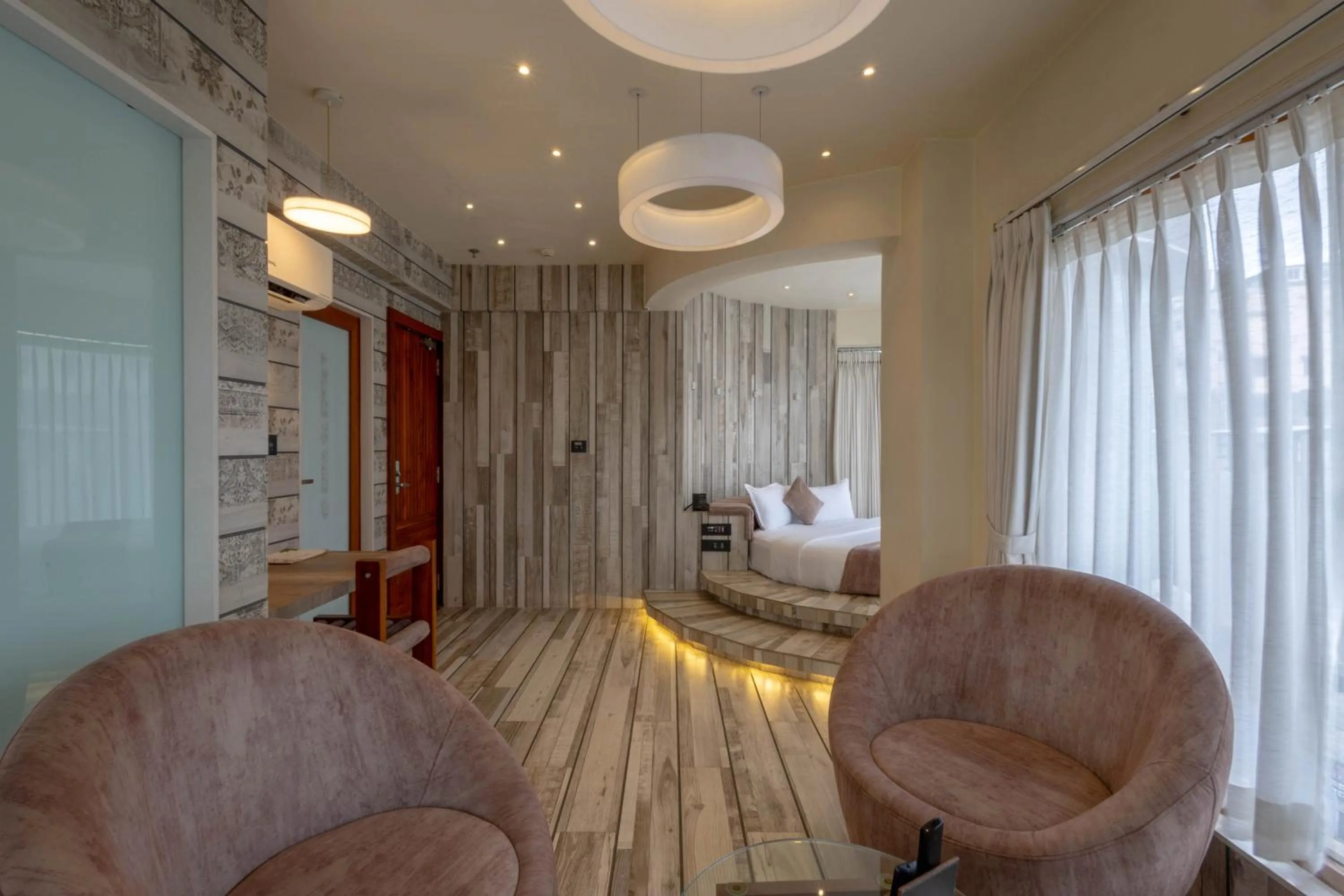 Living room in De Glance Hotel, Near Surat Railway Station