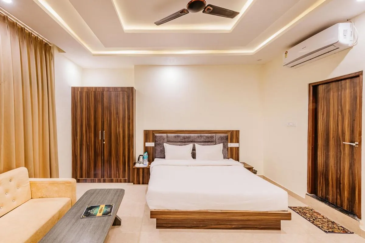 Bedroom in Aditya Palace