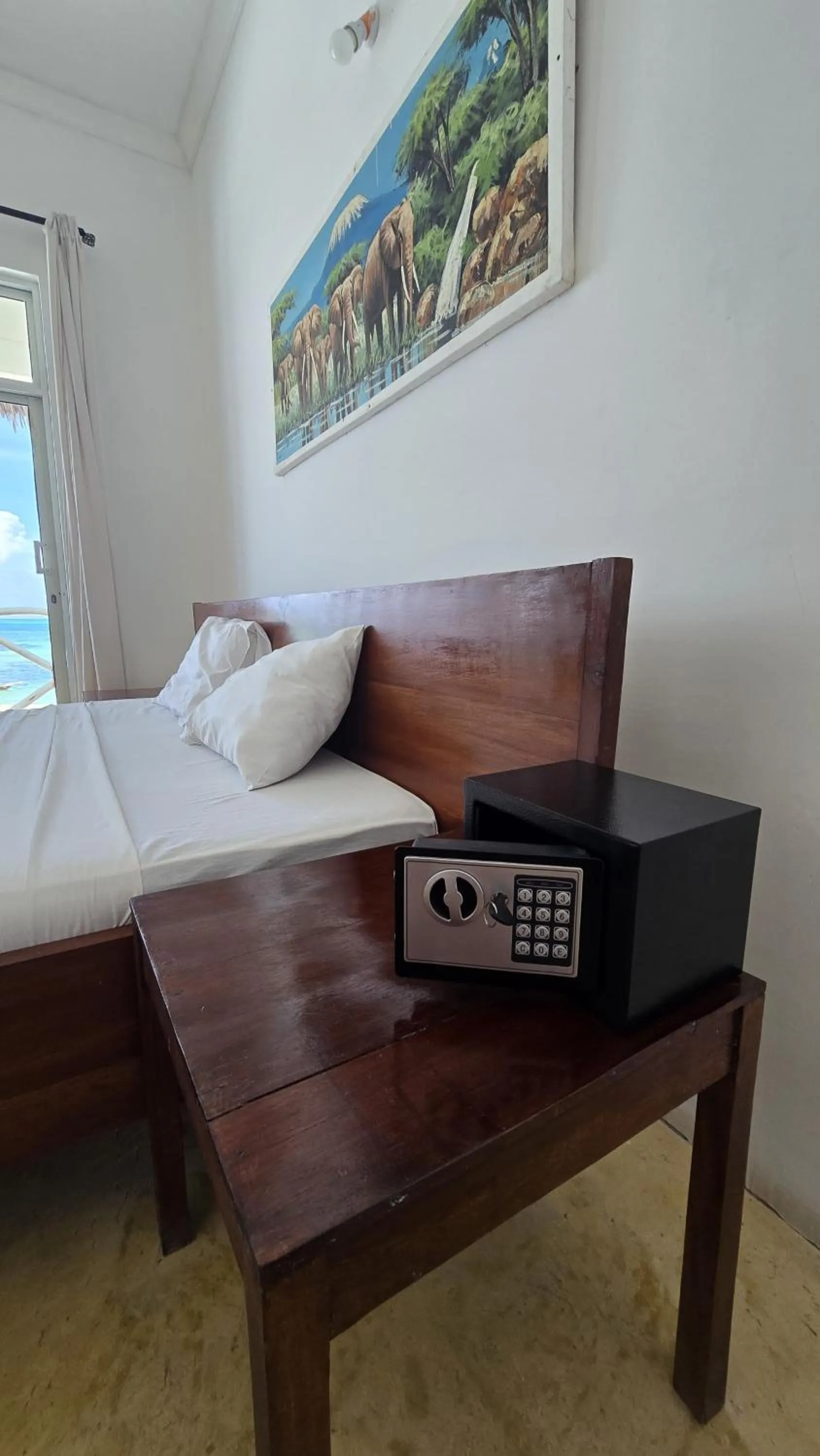 safe, Bed in Equalia boutique hotel