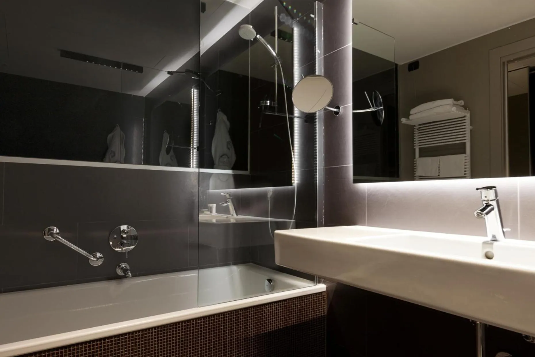 Bathroom in Hotel Manin