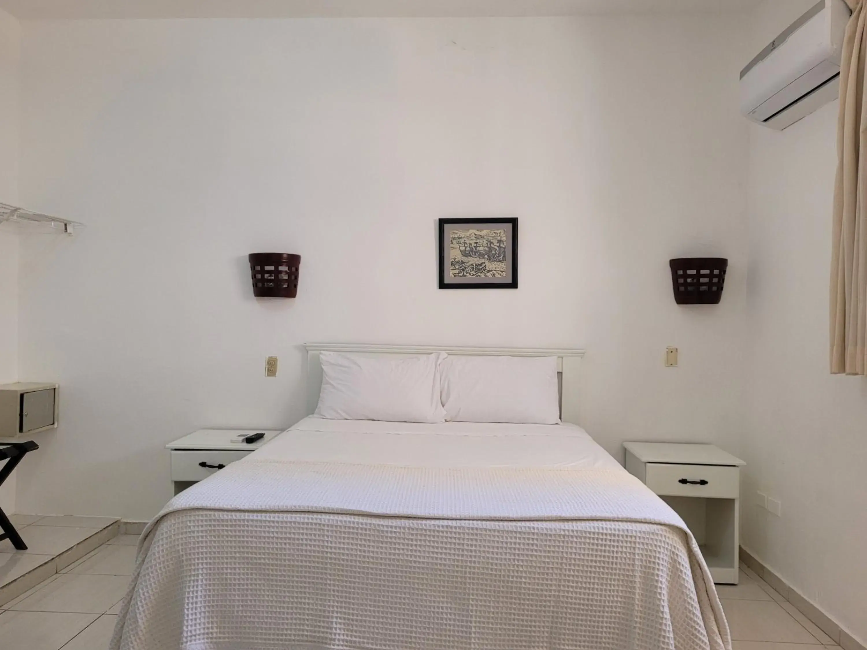 Double Room - single occupancy in Drake Bolivar Santo Domingo Double Room - single occupancy in Drake Bolivar Santo Domingo