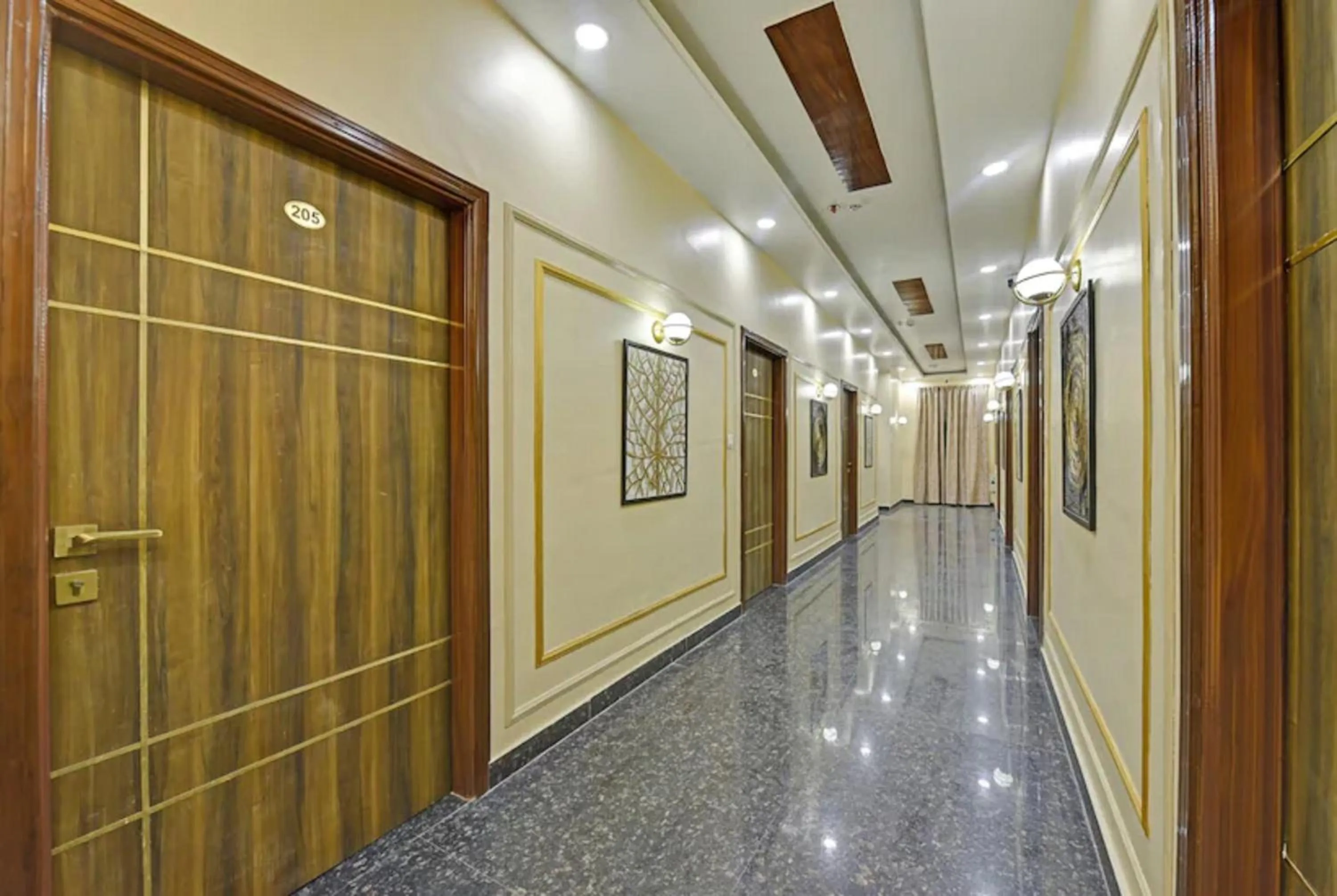 Property building in Hotel King's Turban