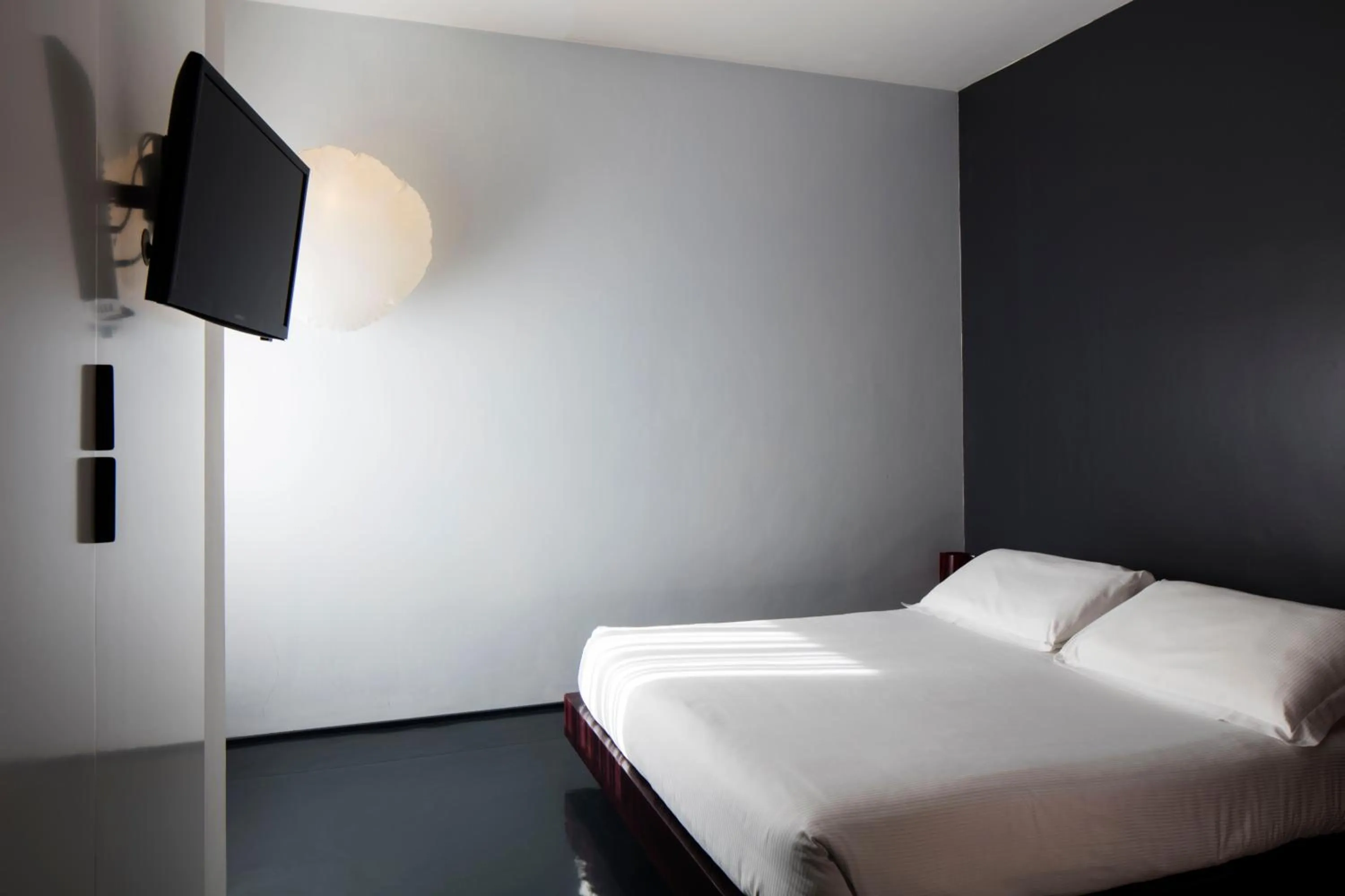 Photo of the whole room, Bed in Hotel Ripa Roma