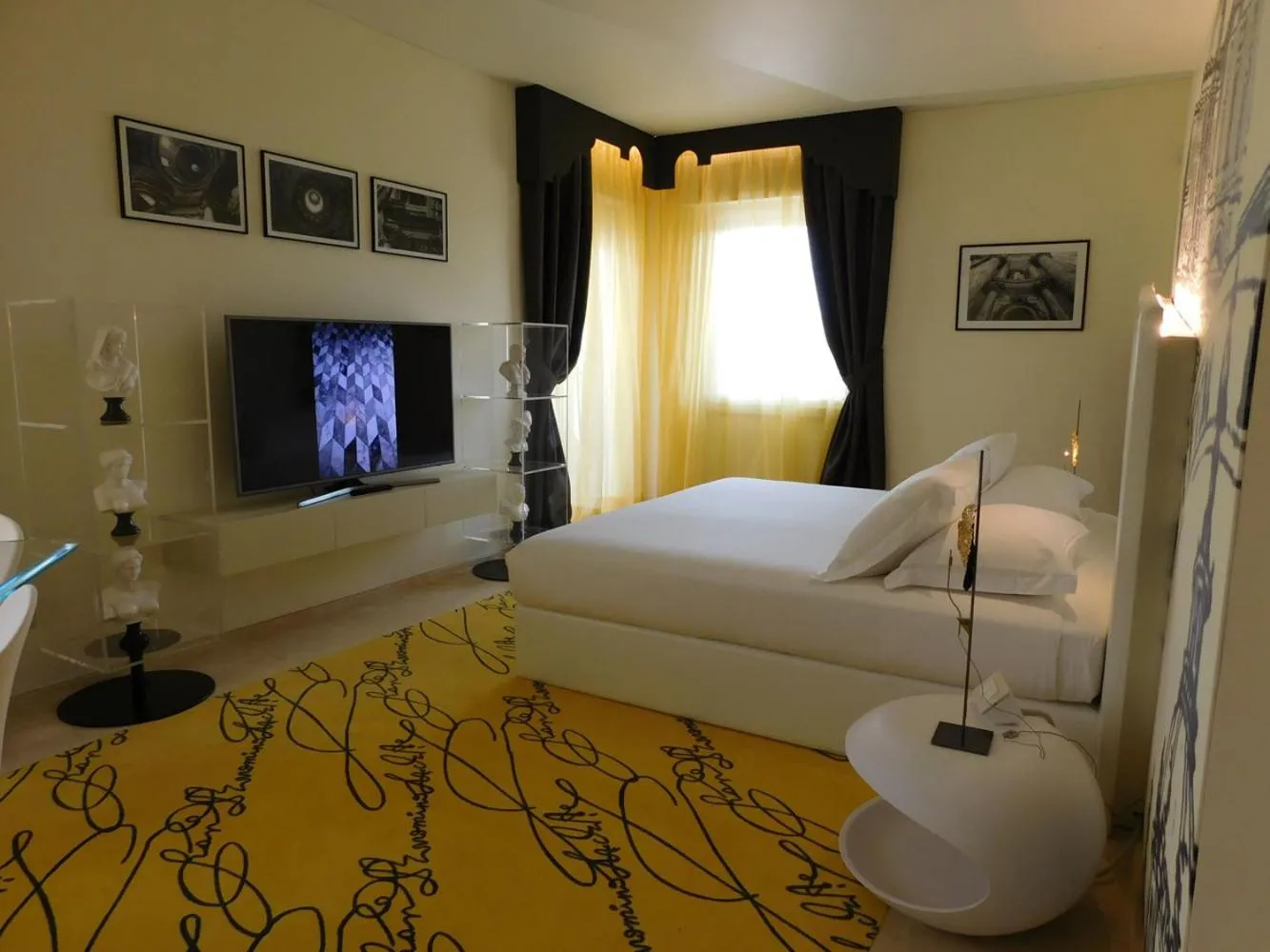 Bed in Hotel Ripa Roma