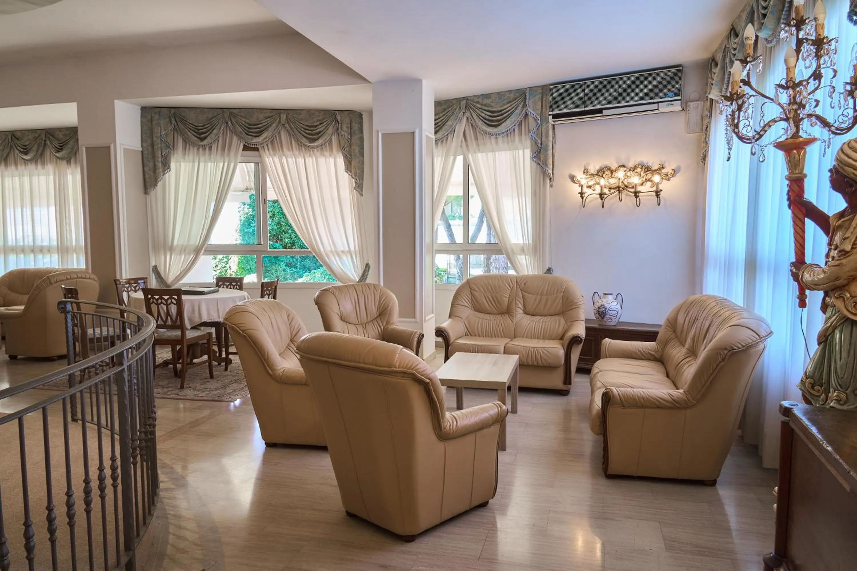 Lobby or reception in Hotel Viña del Mar Pineta