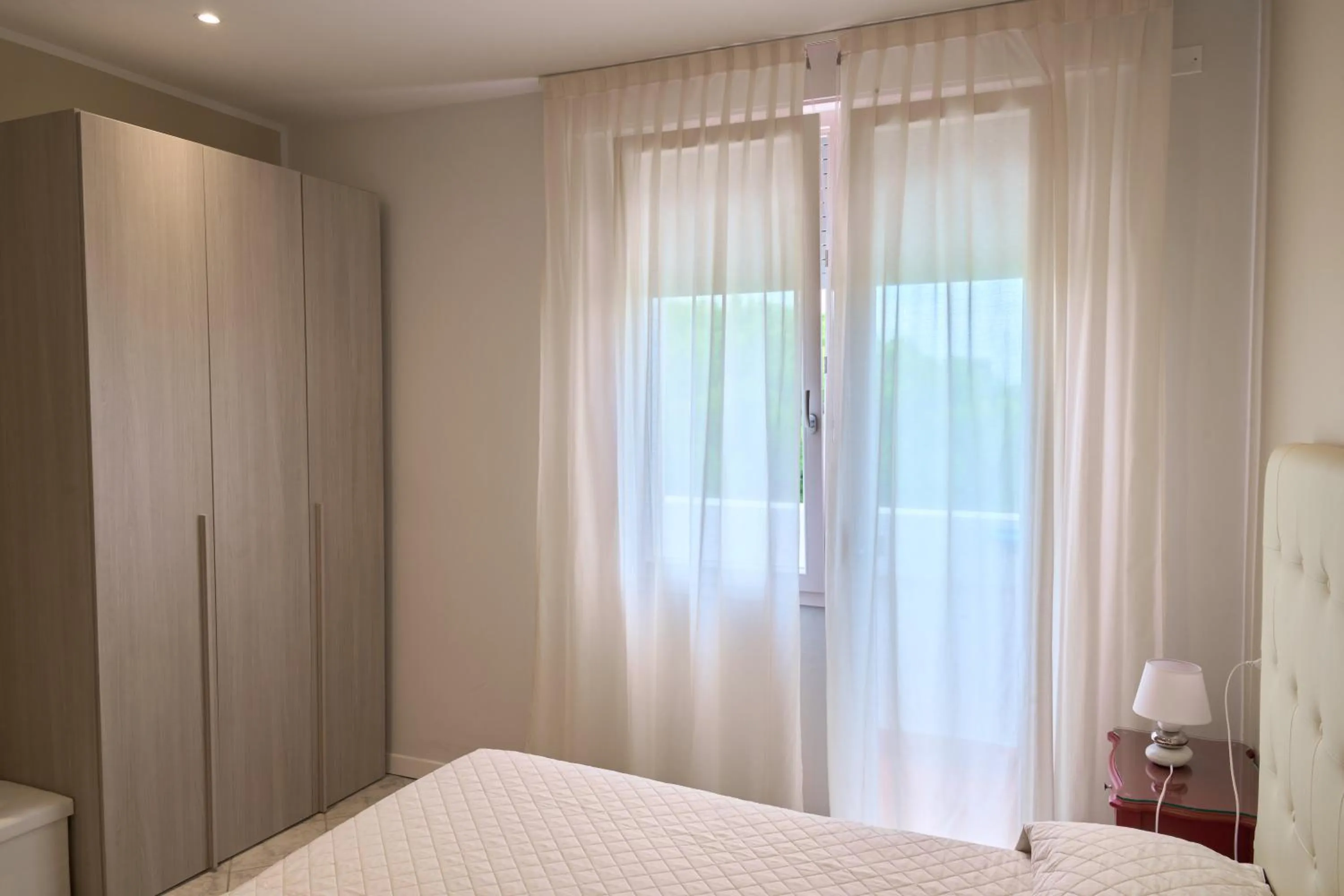 Photo of the whole room, Bed in Hotel Viña del Mar Pineta