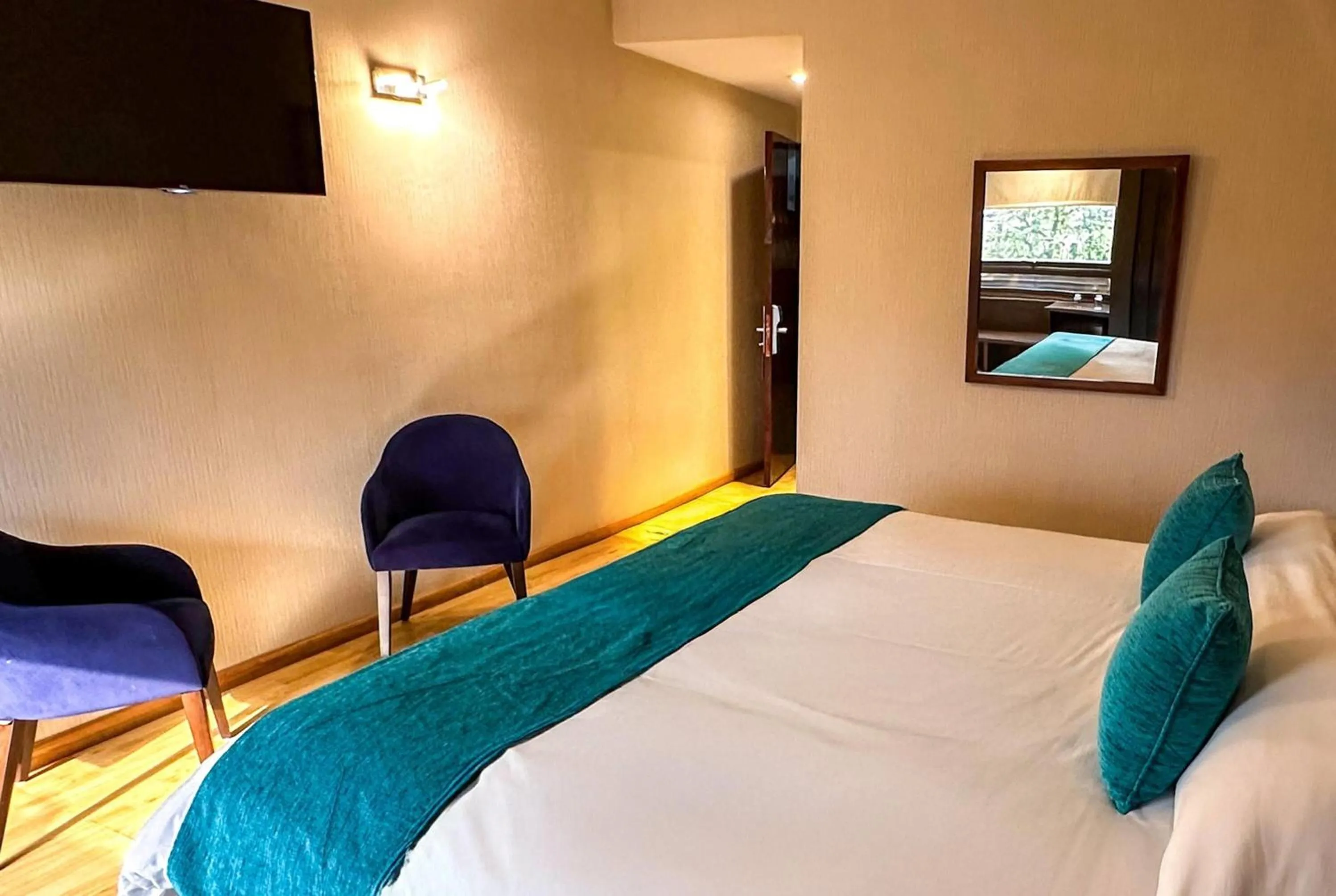 Photo of the whole room, Bed in Ramada Plaza by Wyndham Tucuman