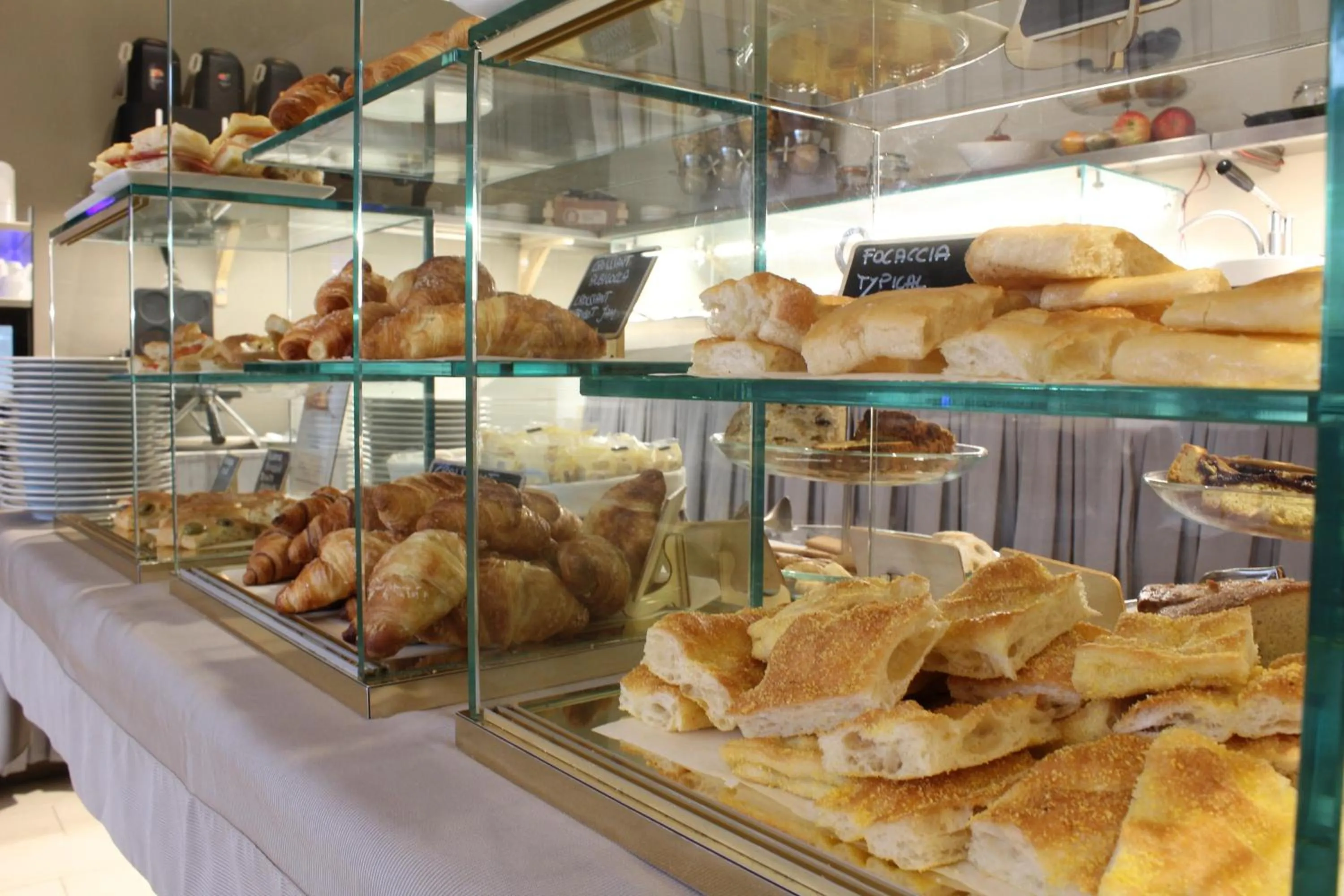 Breakfast in Best Western Hotel Moderno Verdi