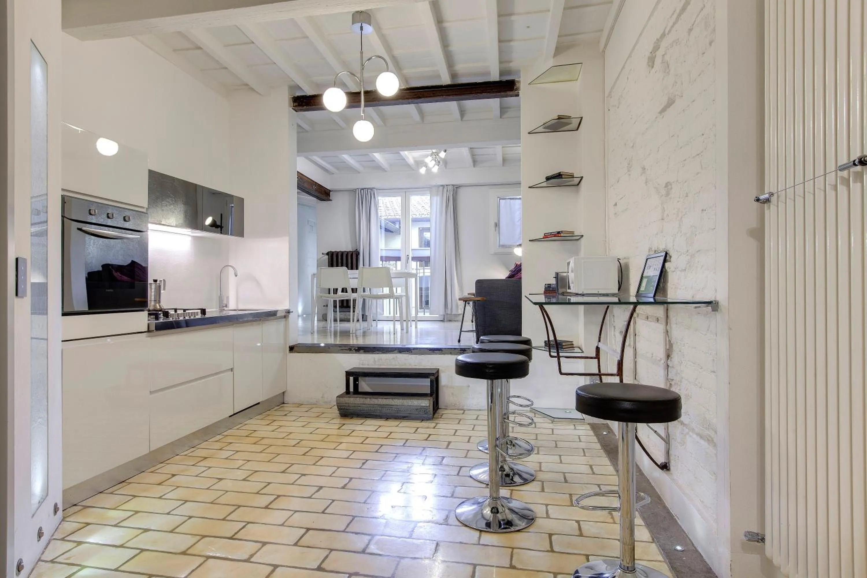 Victor Apartment by Mamo Florence