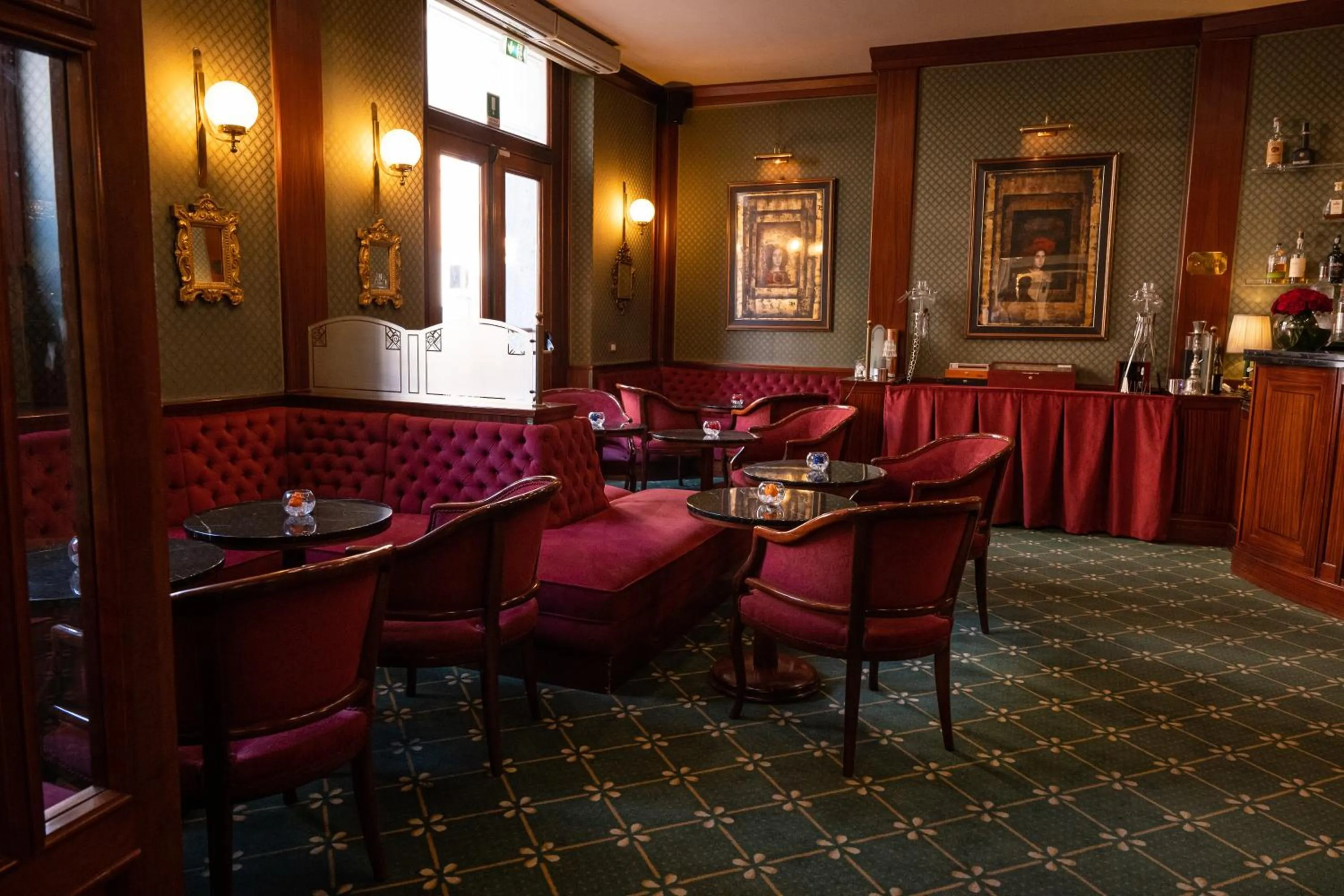 Lounge or bar in Hotel Mecenate Palace