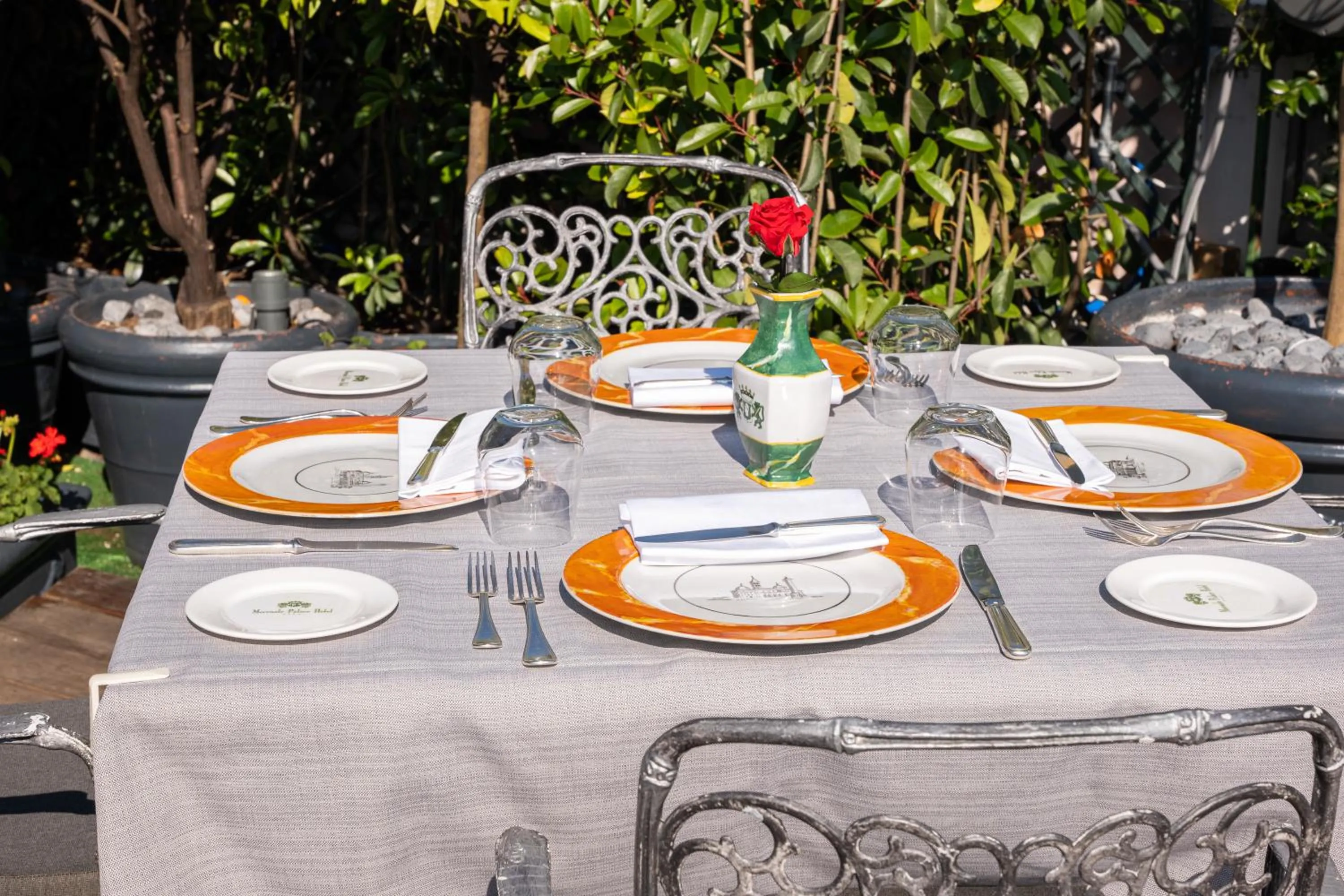 Restaurant/places to eat in Hotel Mecenate Palace