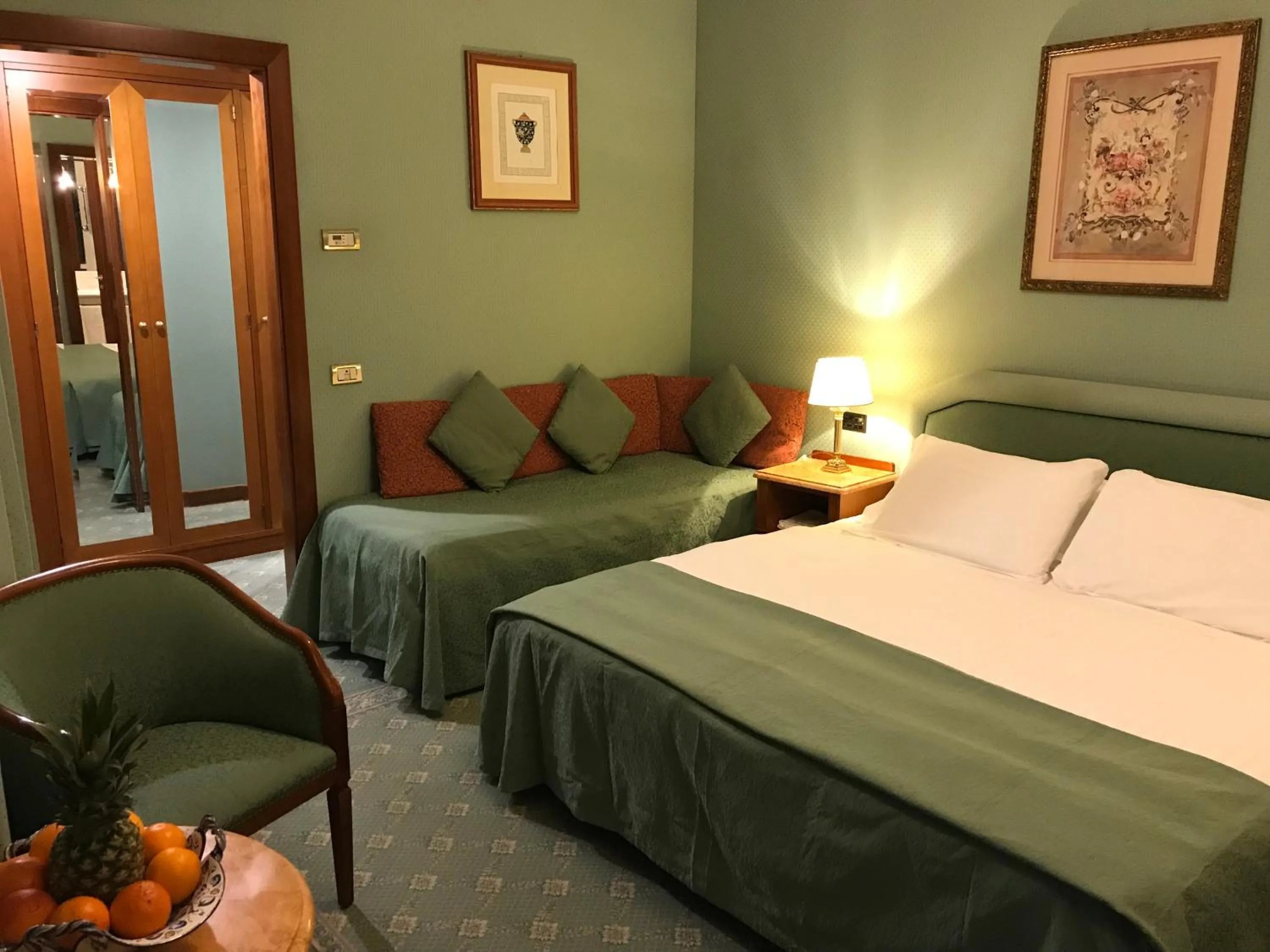 Bedroom, Bed in Hotel Mecenate Palace