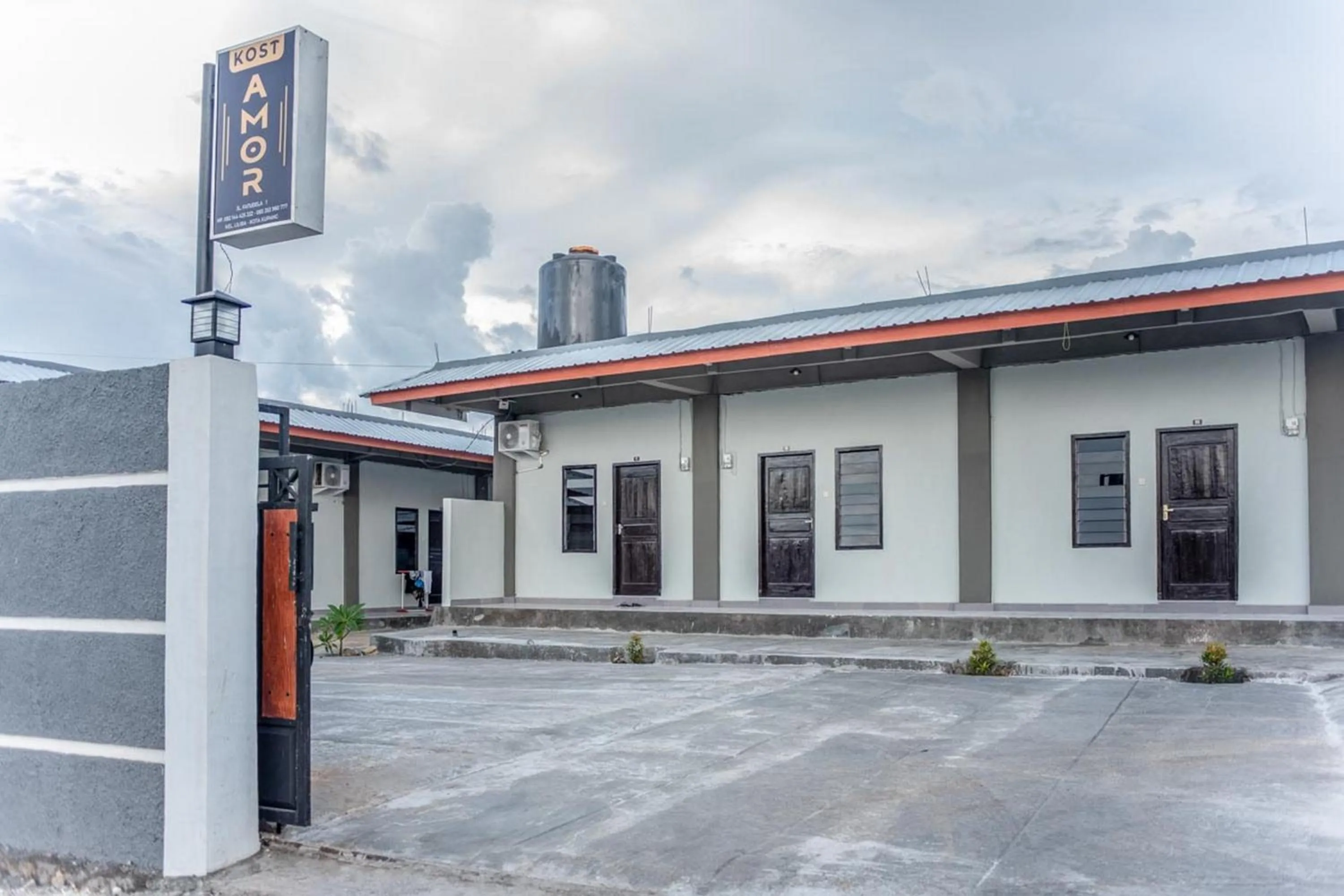 Property Building in OYO 92961 Amor Kost