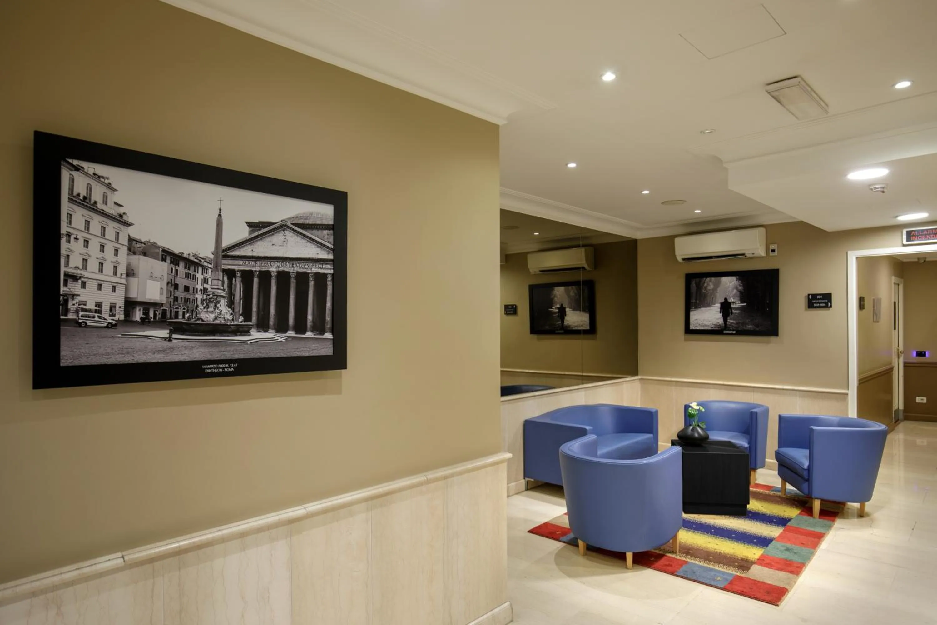 Lobby or reception in Best Western Hotel Globus
