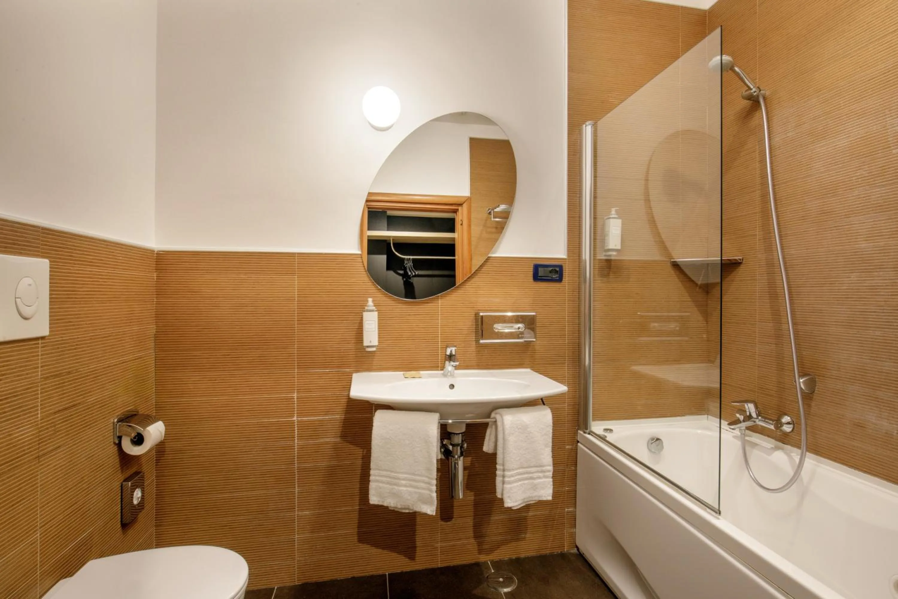 Bathroom in Best Western Hotel Globus