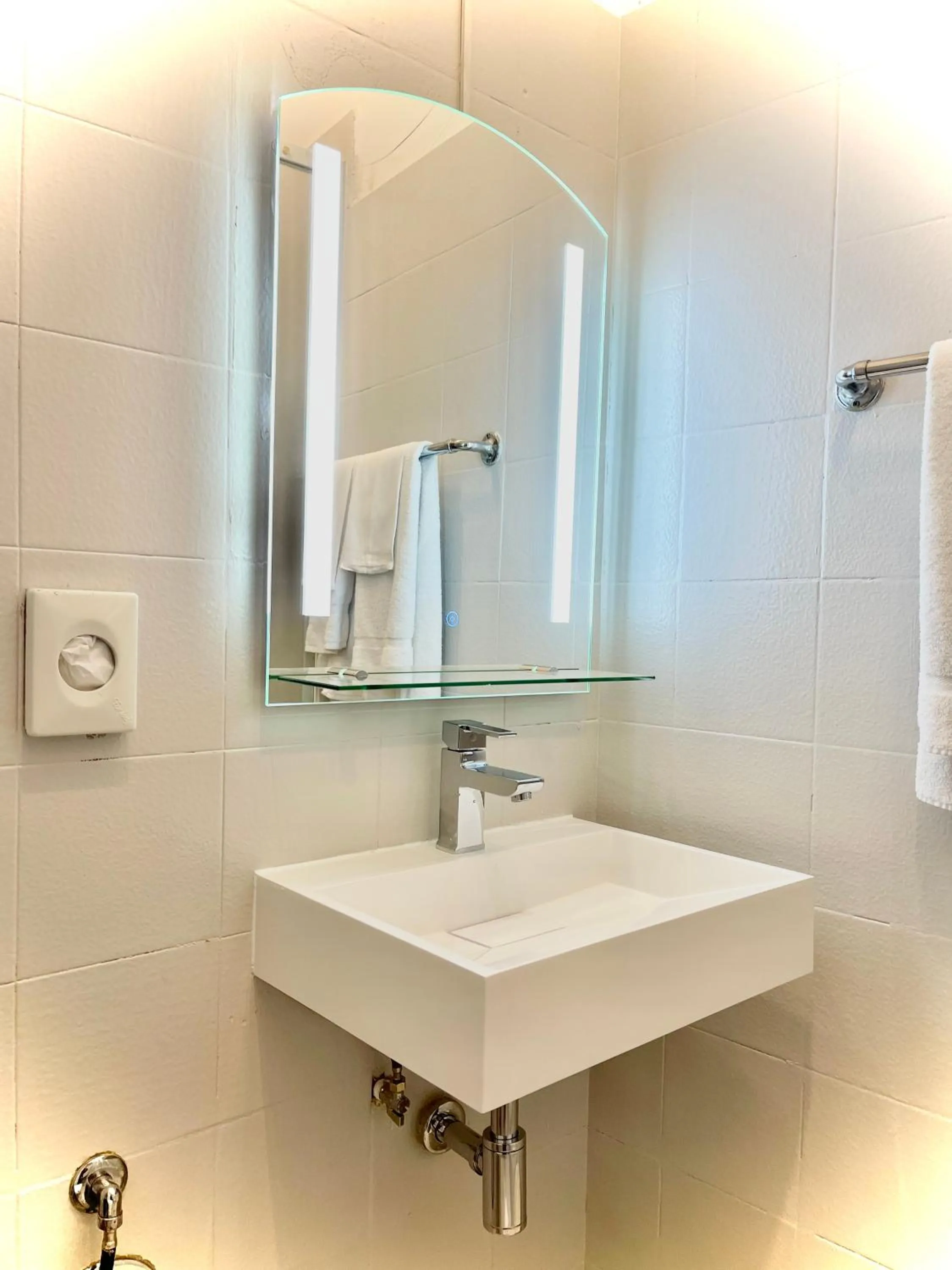 Shower in Hotel S. Ercolano